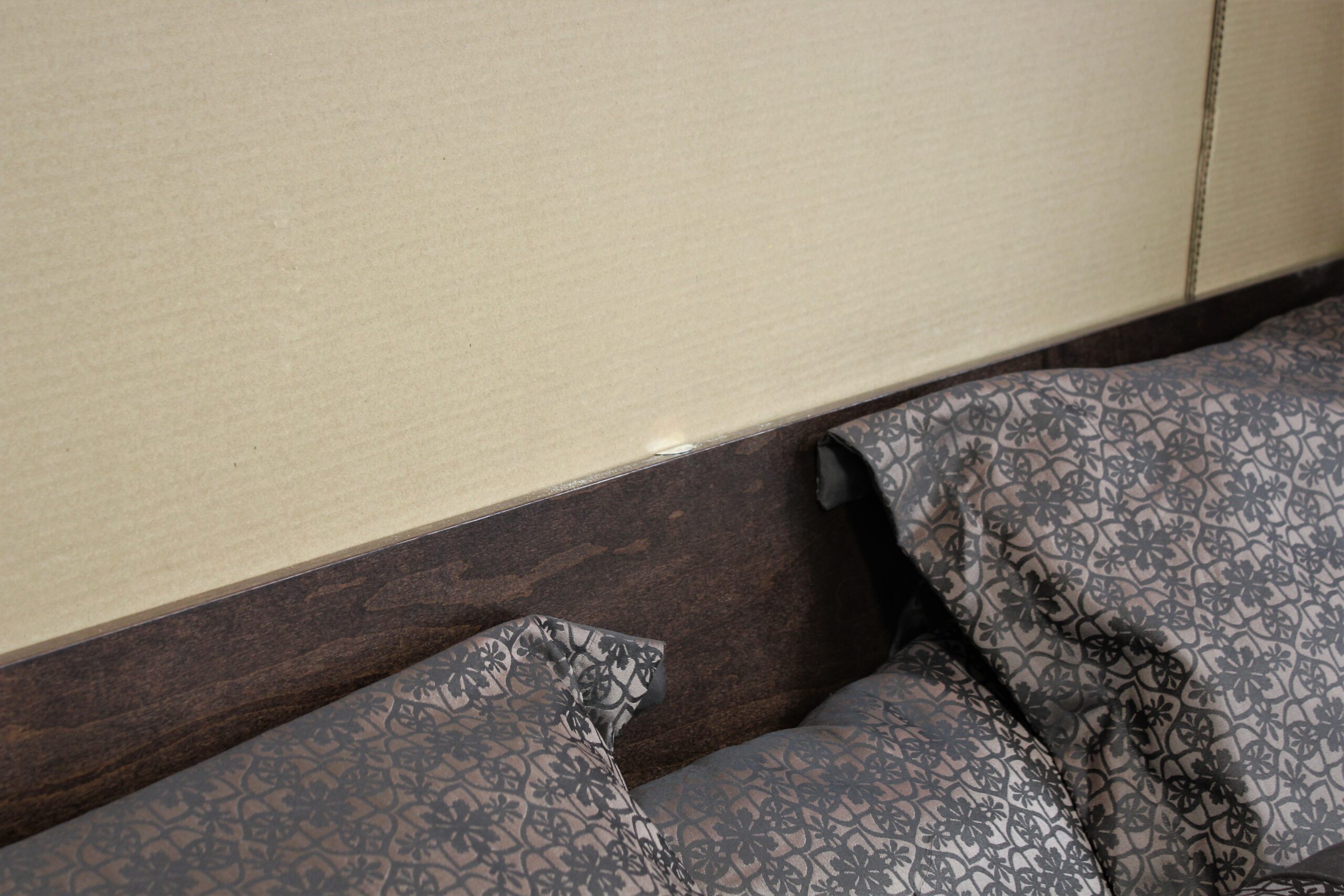 Murphy bed light touch switch