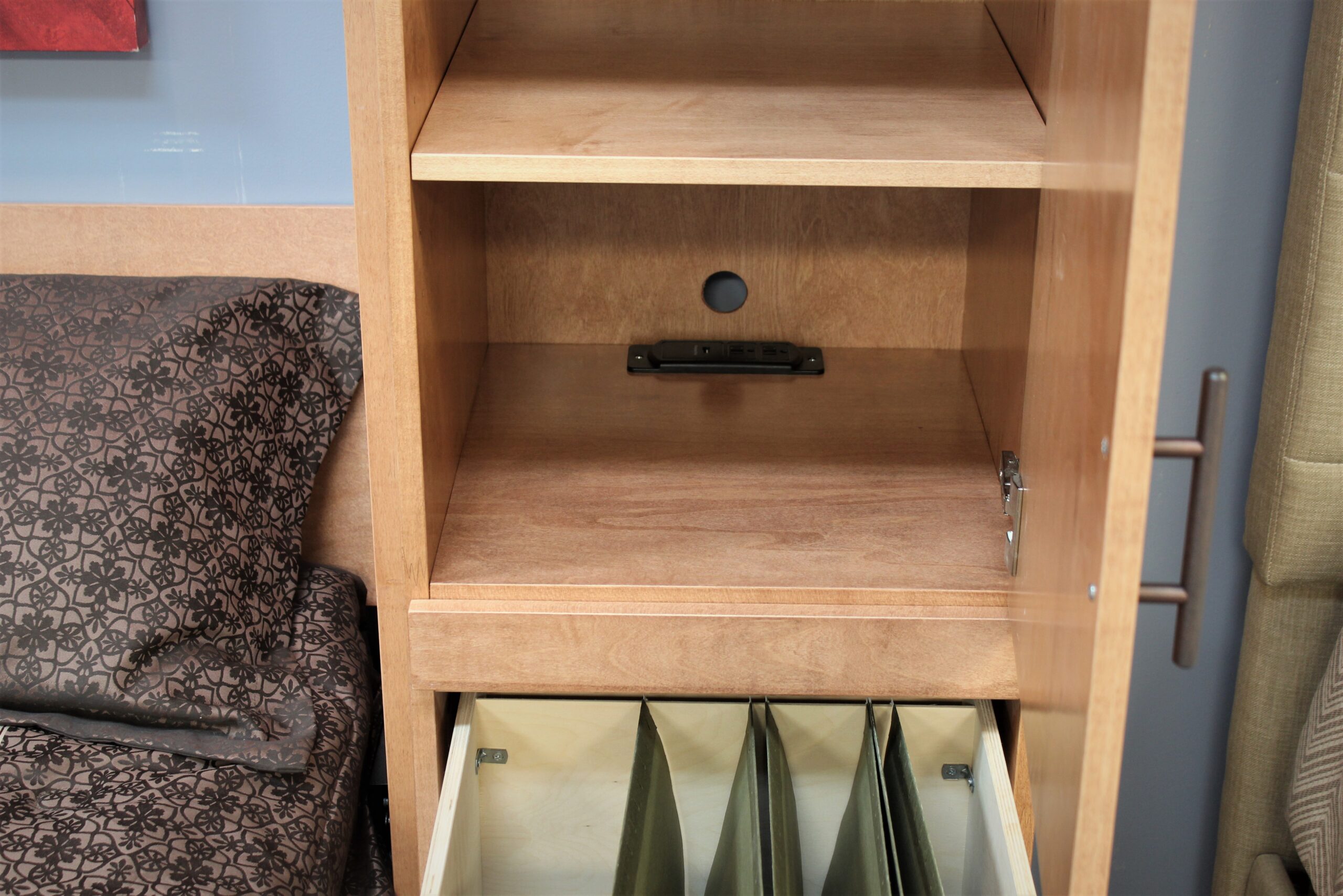 121-0621b charging port