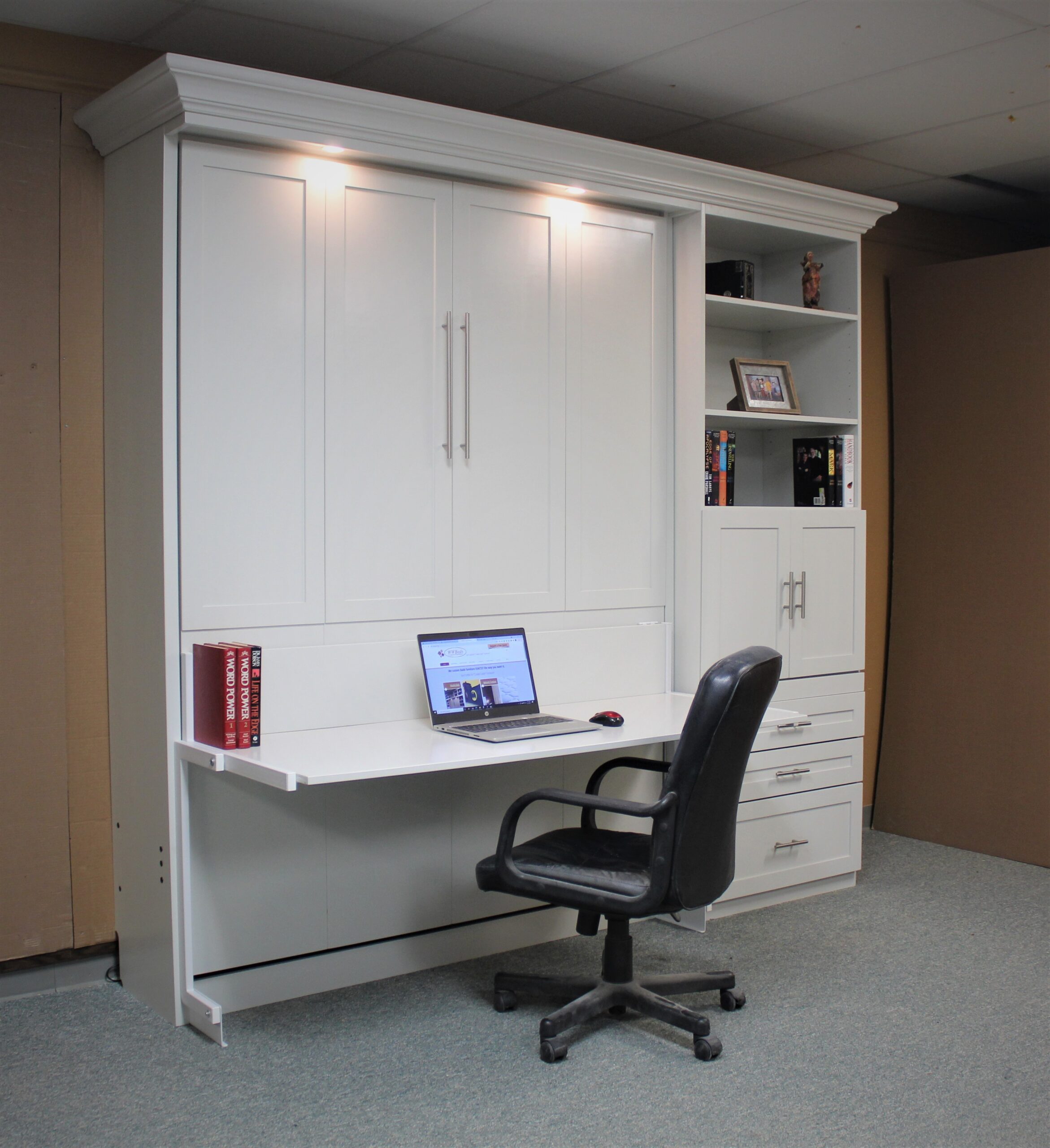 SW Crushed Ice Templeton Side View of Bed Shown Closed