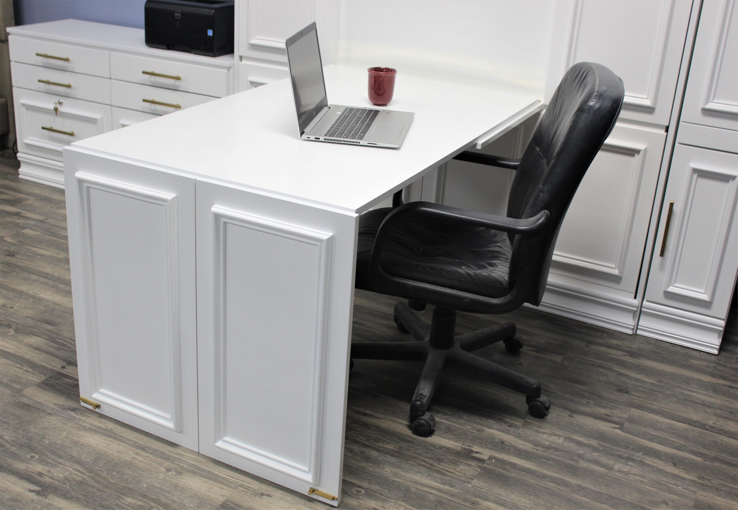 White New Yorker Close-up of Inset Desk