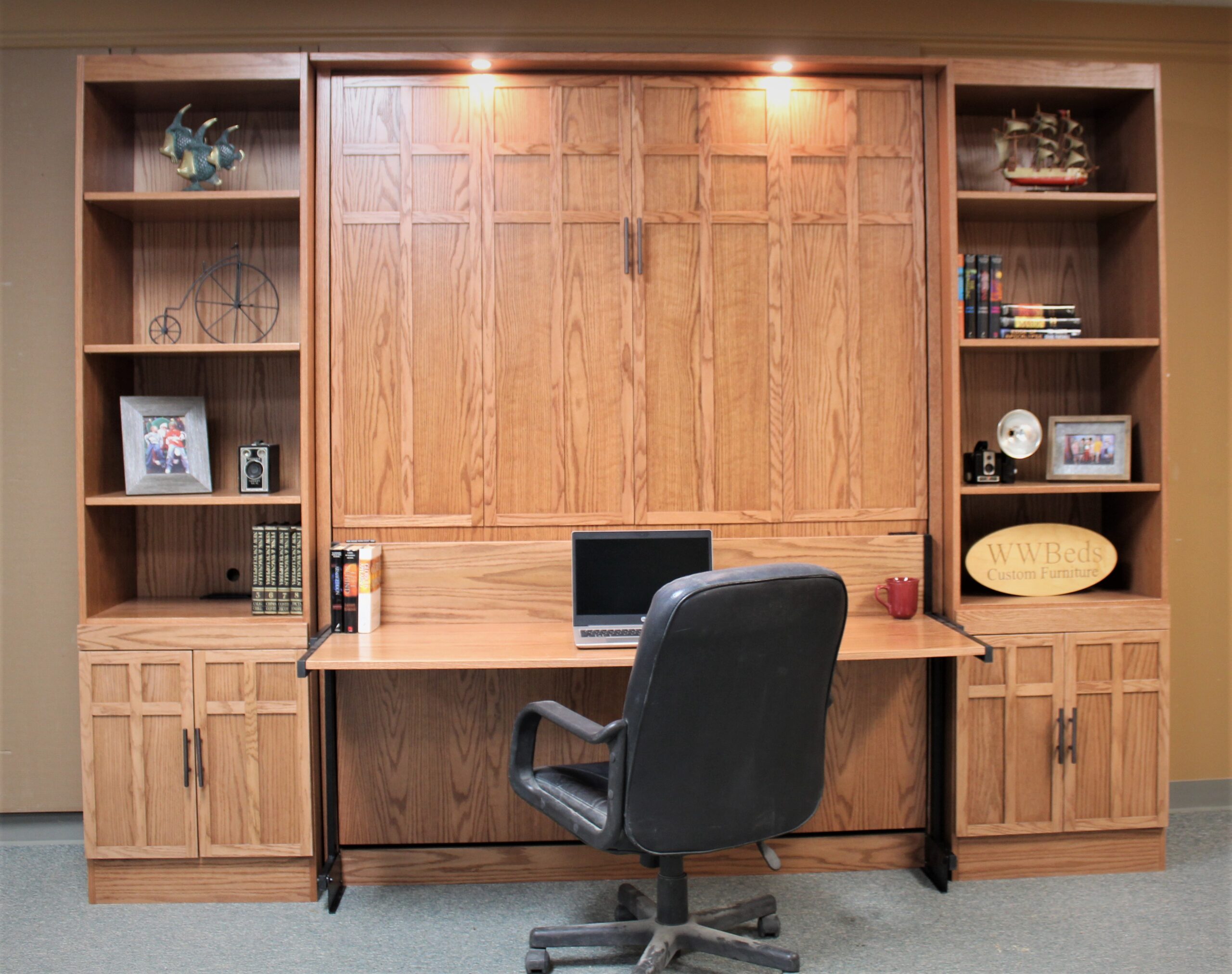 FLW Murphy Bed Front Closed