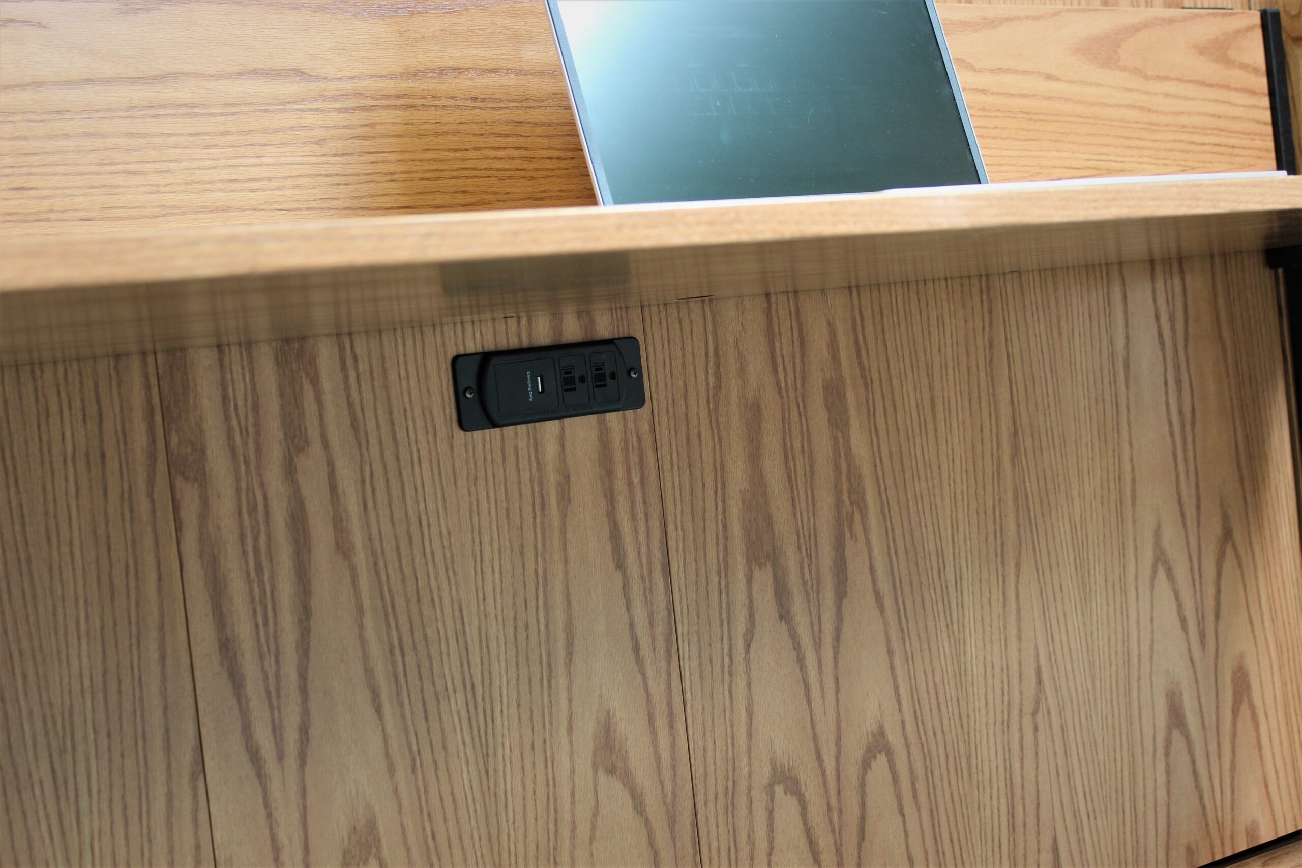 FLW Murphy Bed Under Desk Charging Station