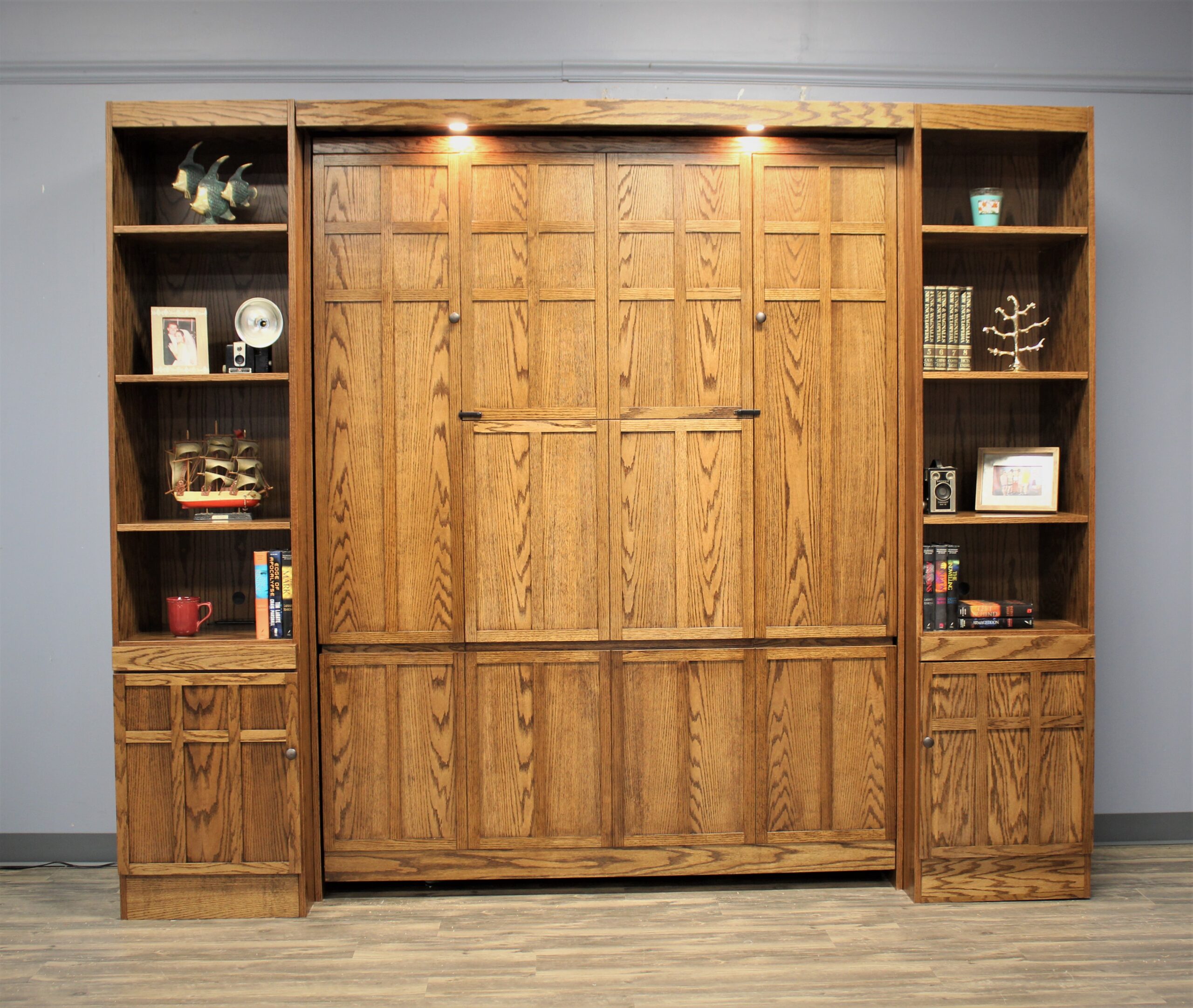 FLW Murphy Bed Front Closed