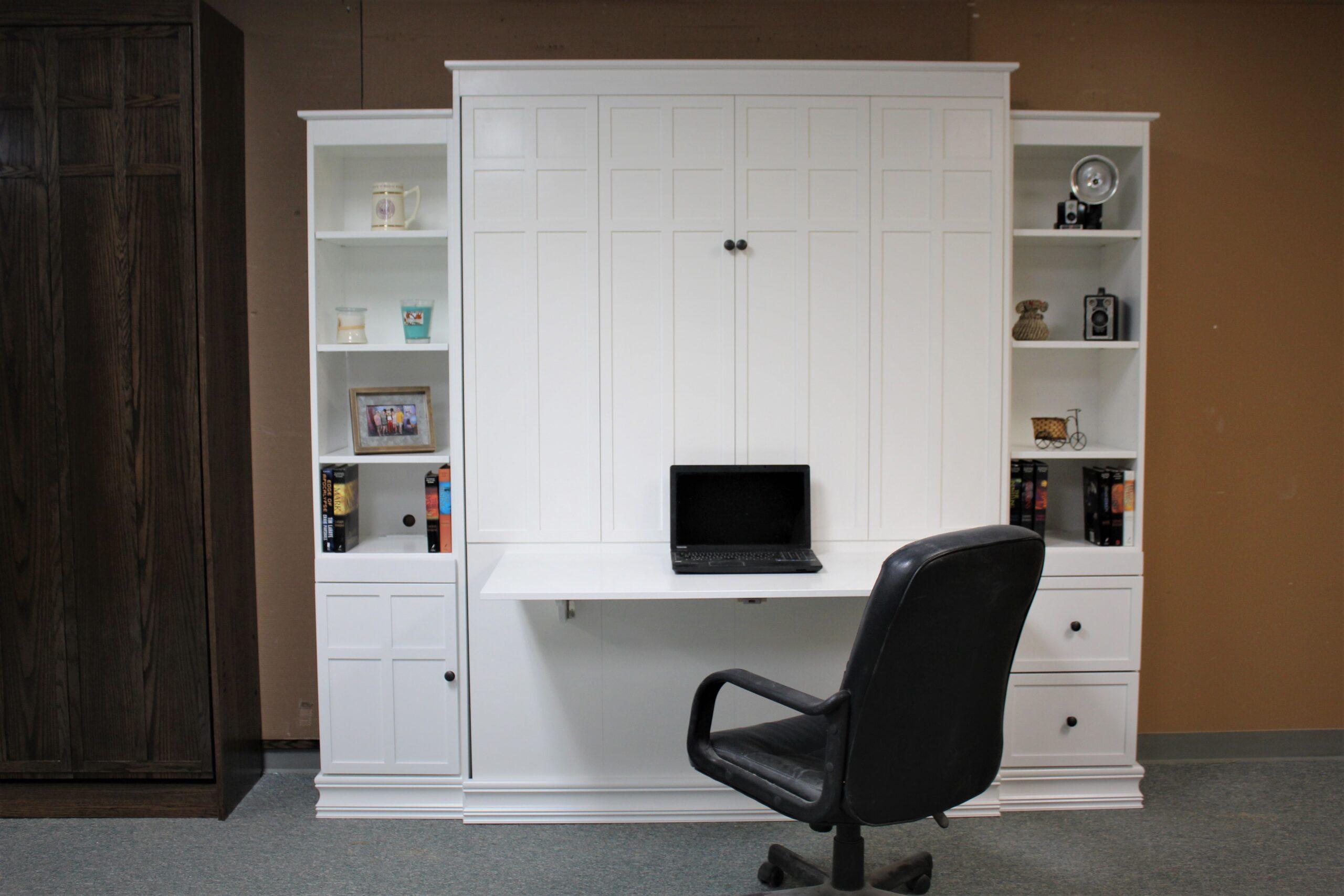 FLW Murphy Bed Front Closed