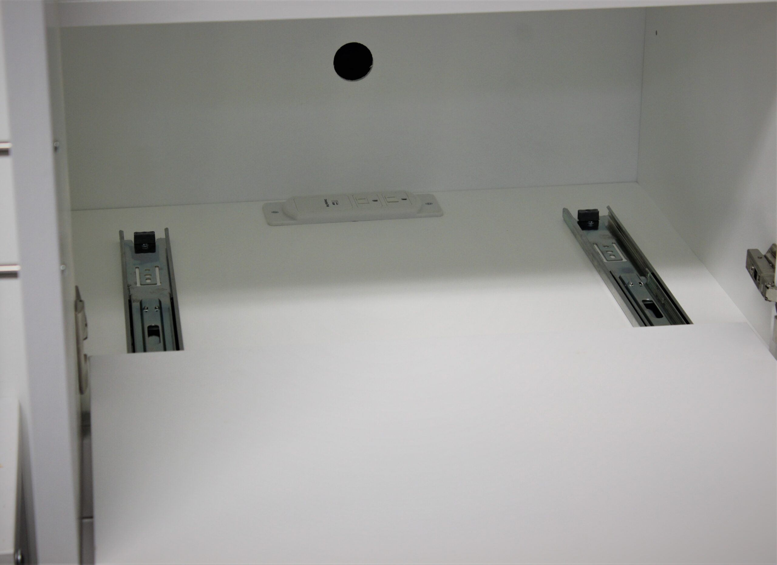 122-0821 bookcase charging station 1