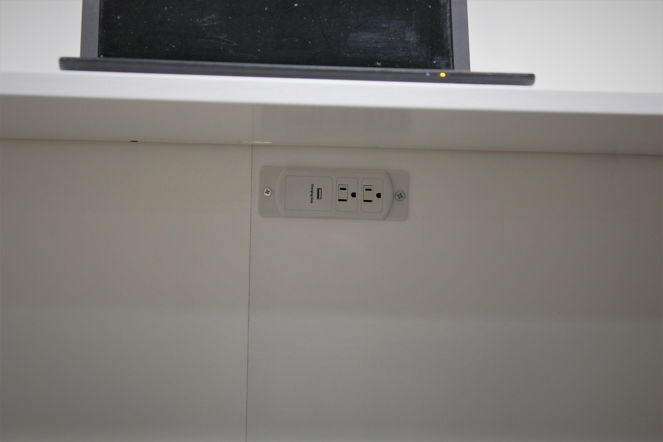 Templeton Murphy Bed Under Desk Charging Station