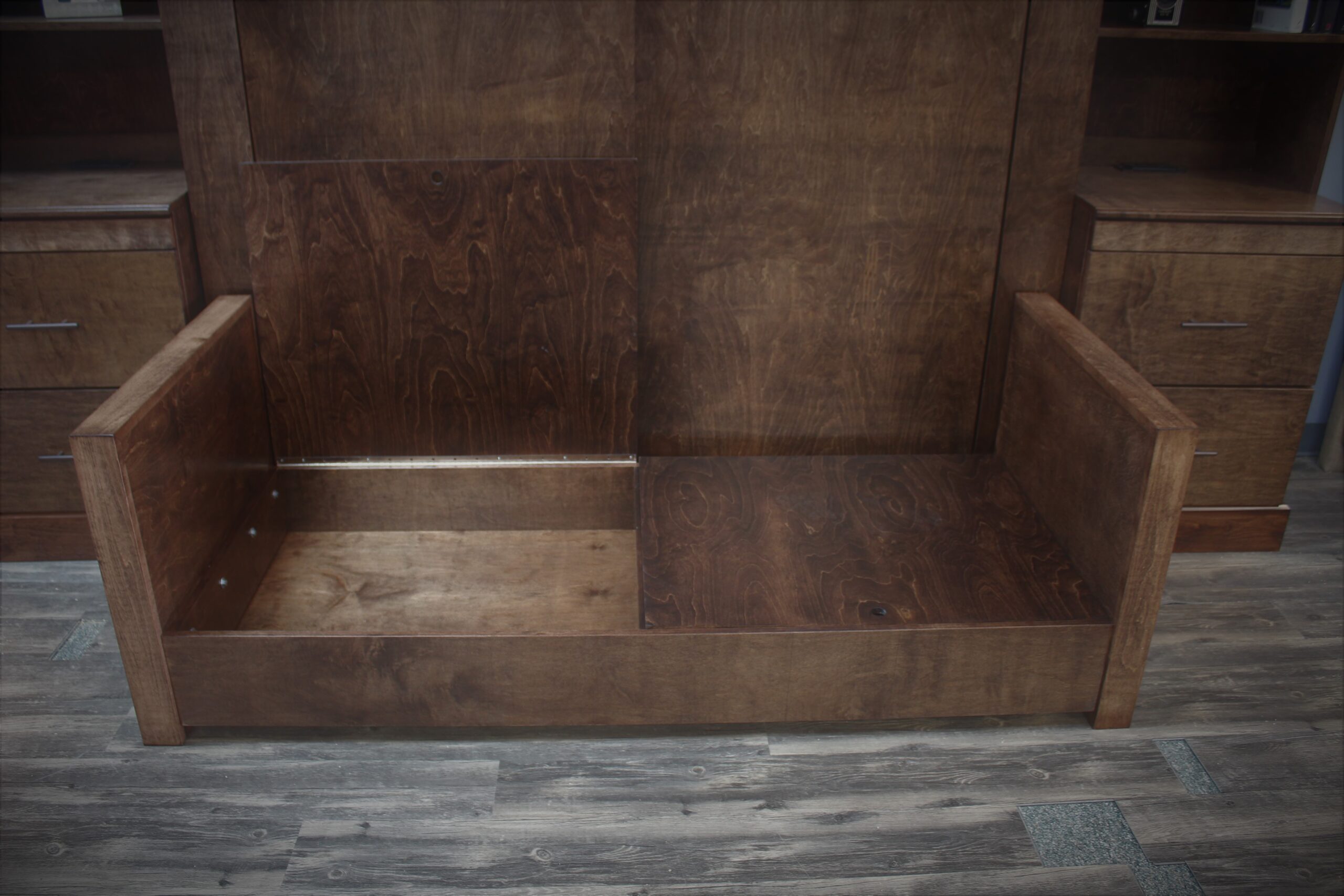 112-1121 Manhattan Sofa storage