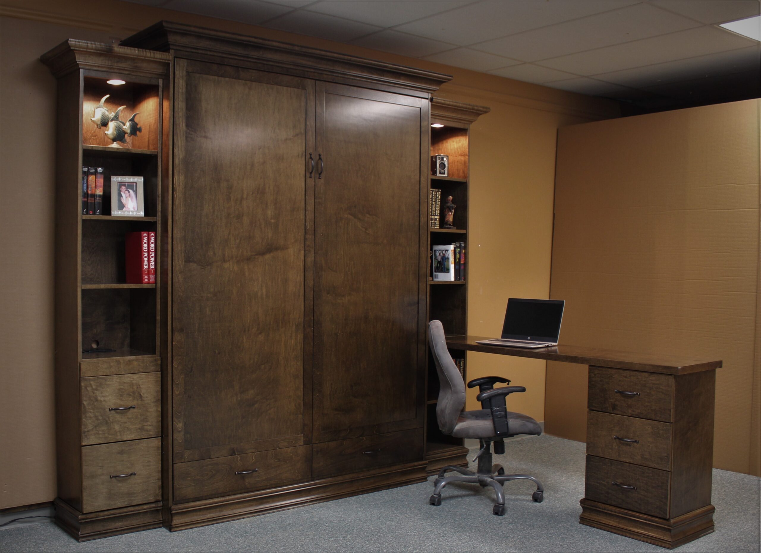 1120-1121 Emberling closed side