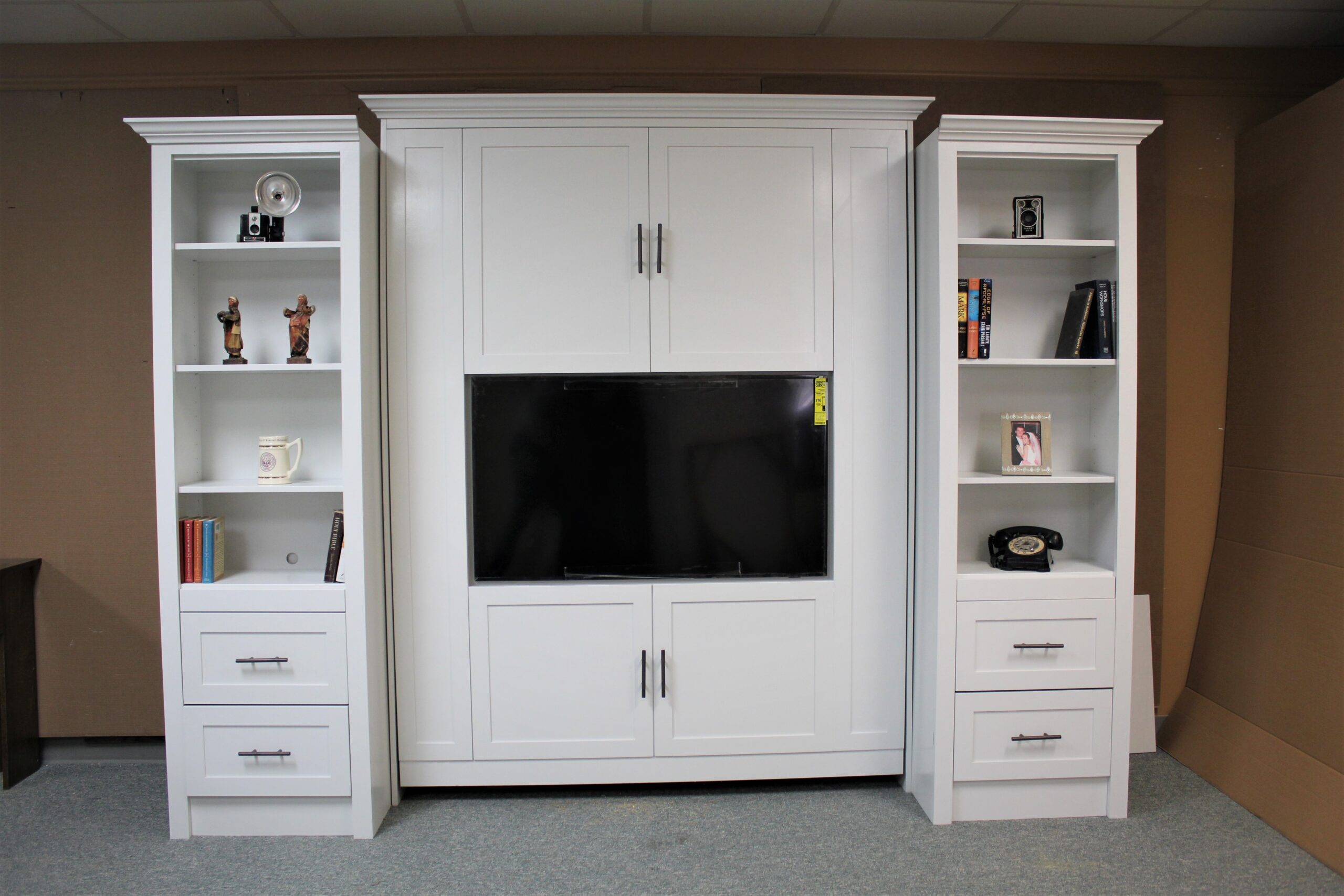 113-1121 Entertainment front closed