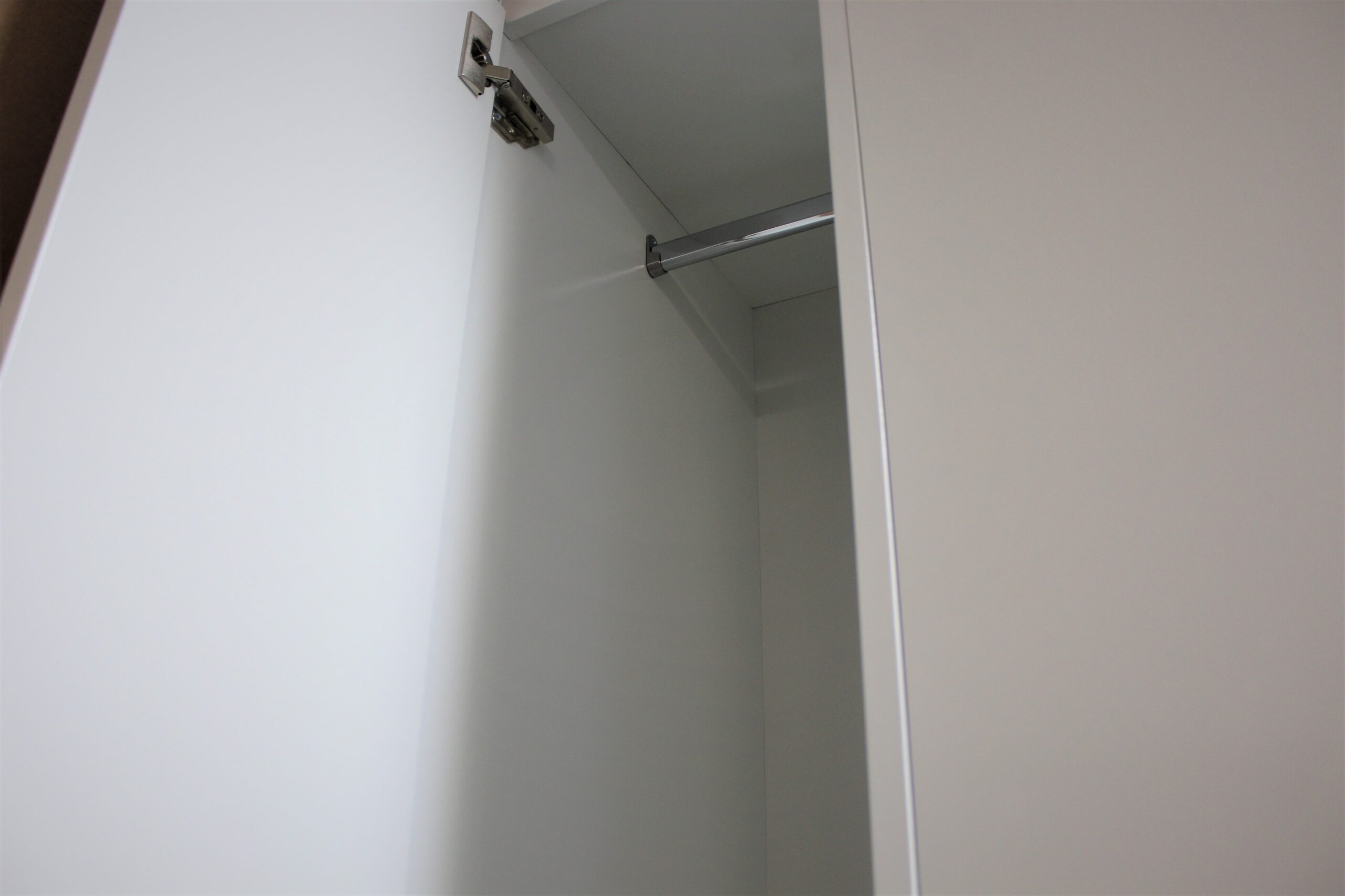 113-1121 Entertainment wardrobe