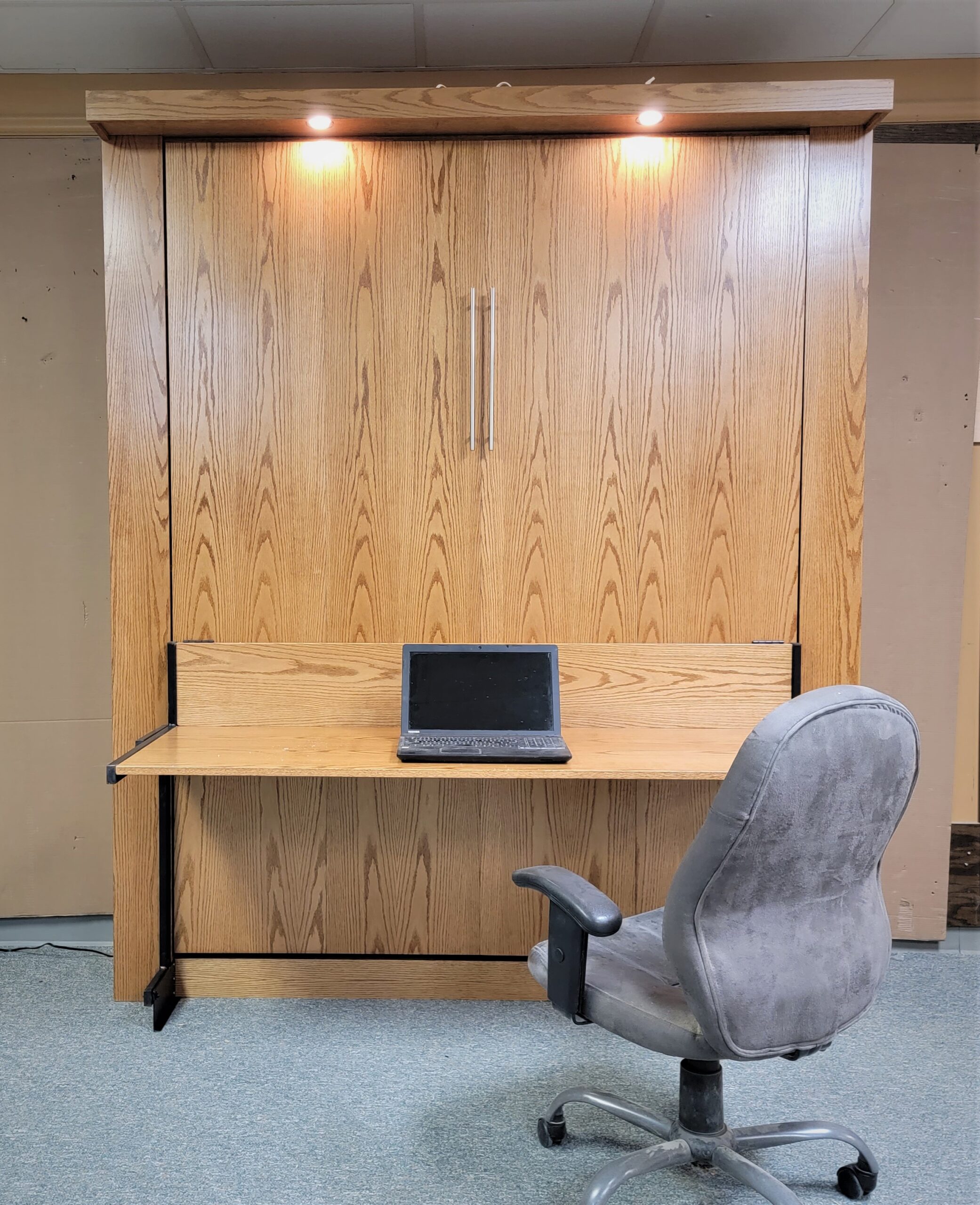 121-0122b Alpine closed front view