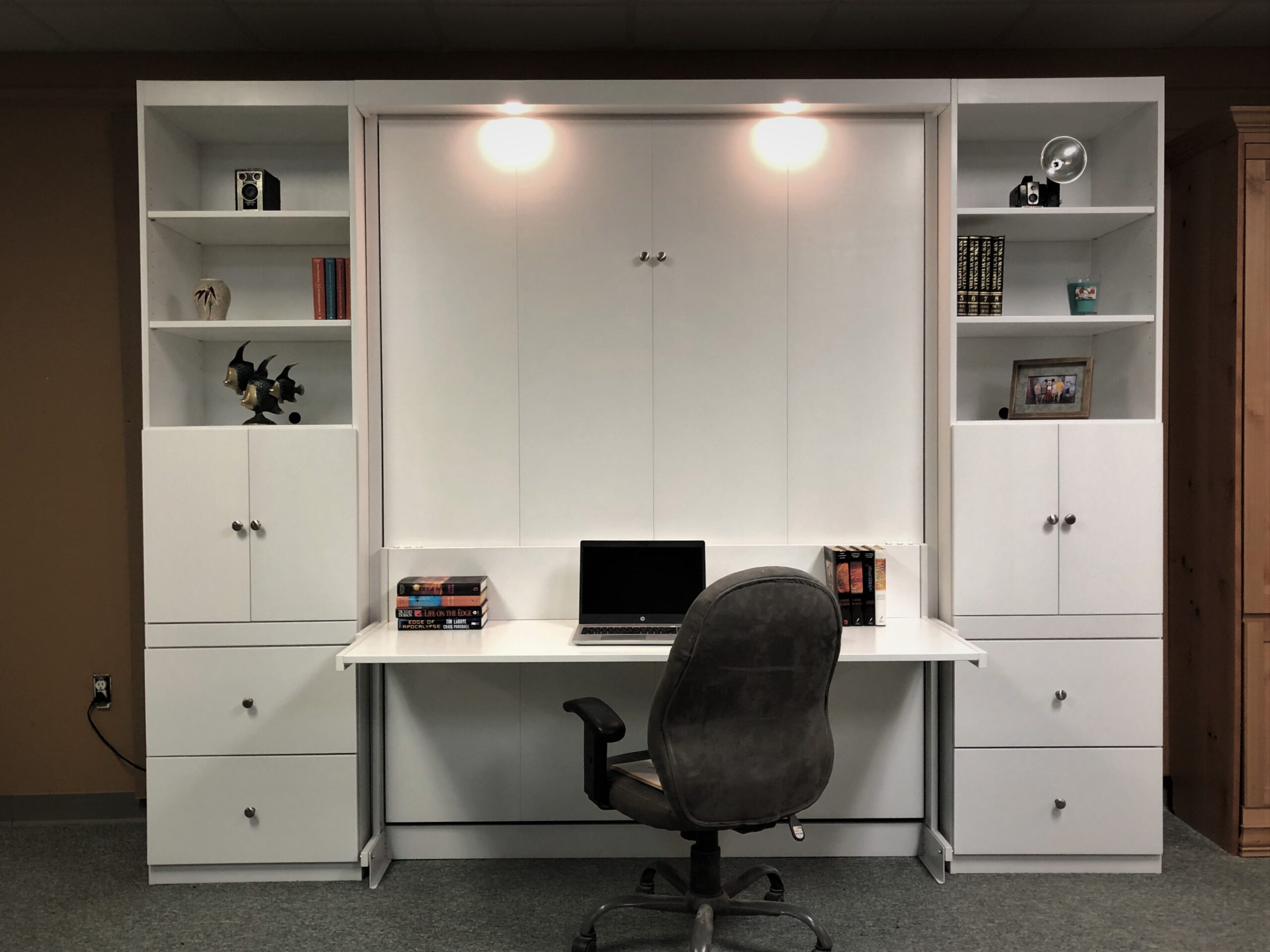 121-0222 Alpine closed front view