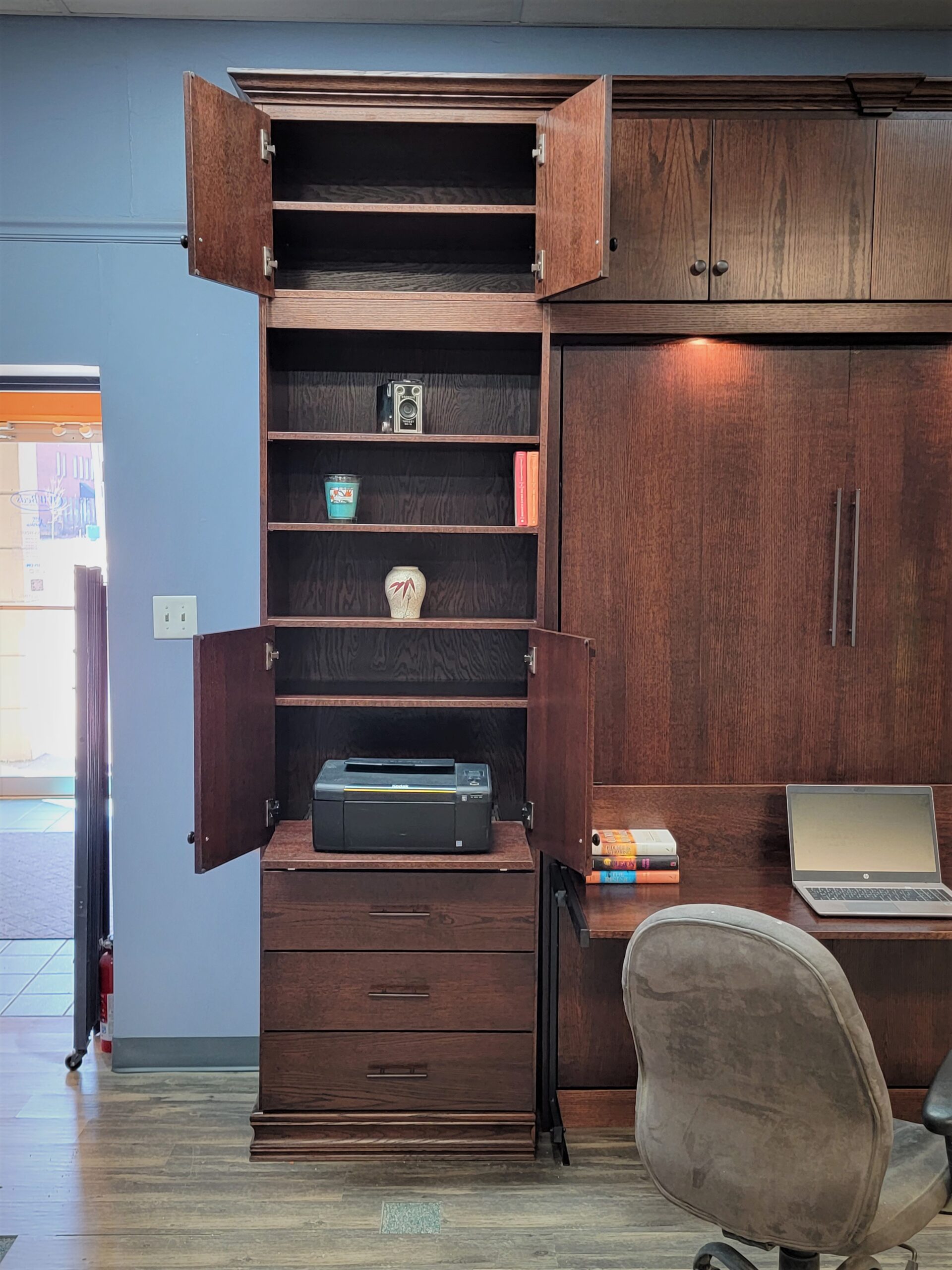 121-0222b Alpine left bookcase