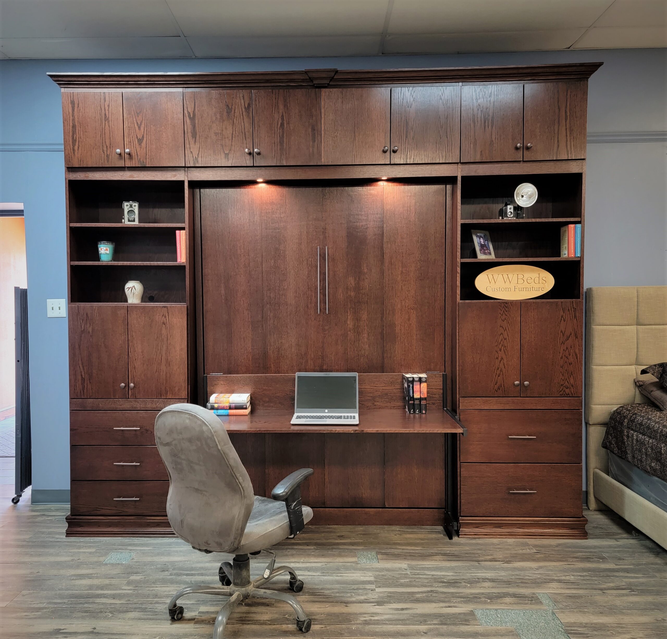 121-0222b Alpine closed front view