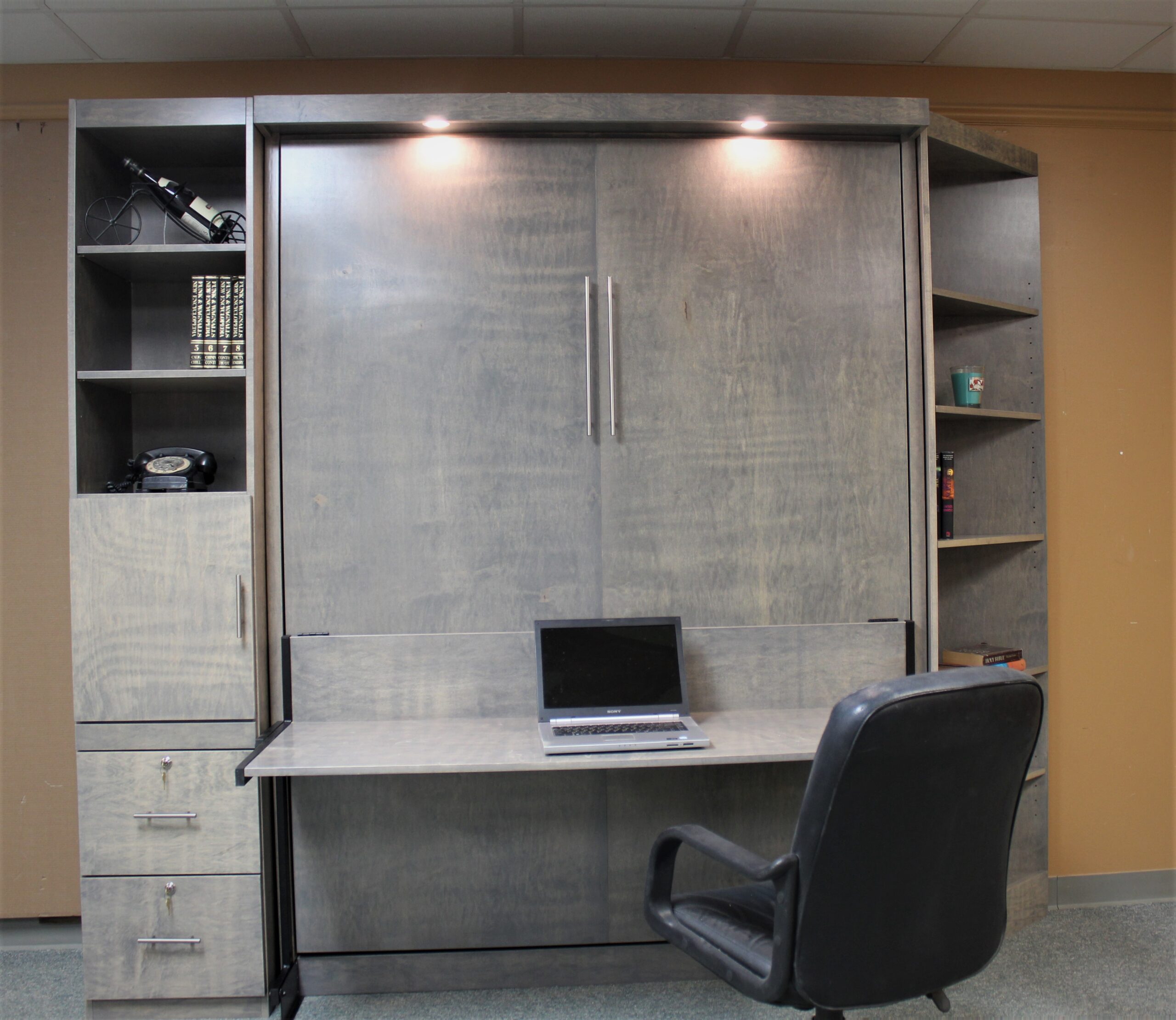 121-1121b Manhattan closed front