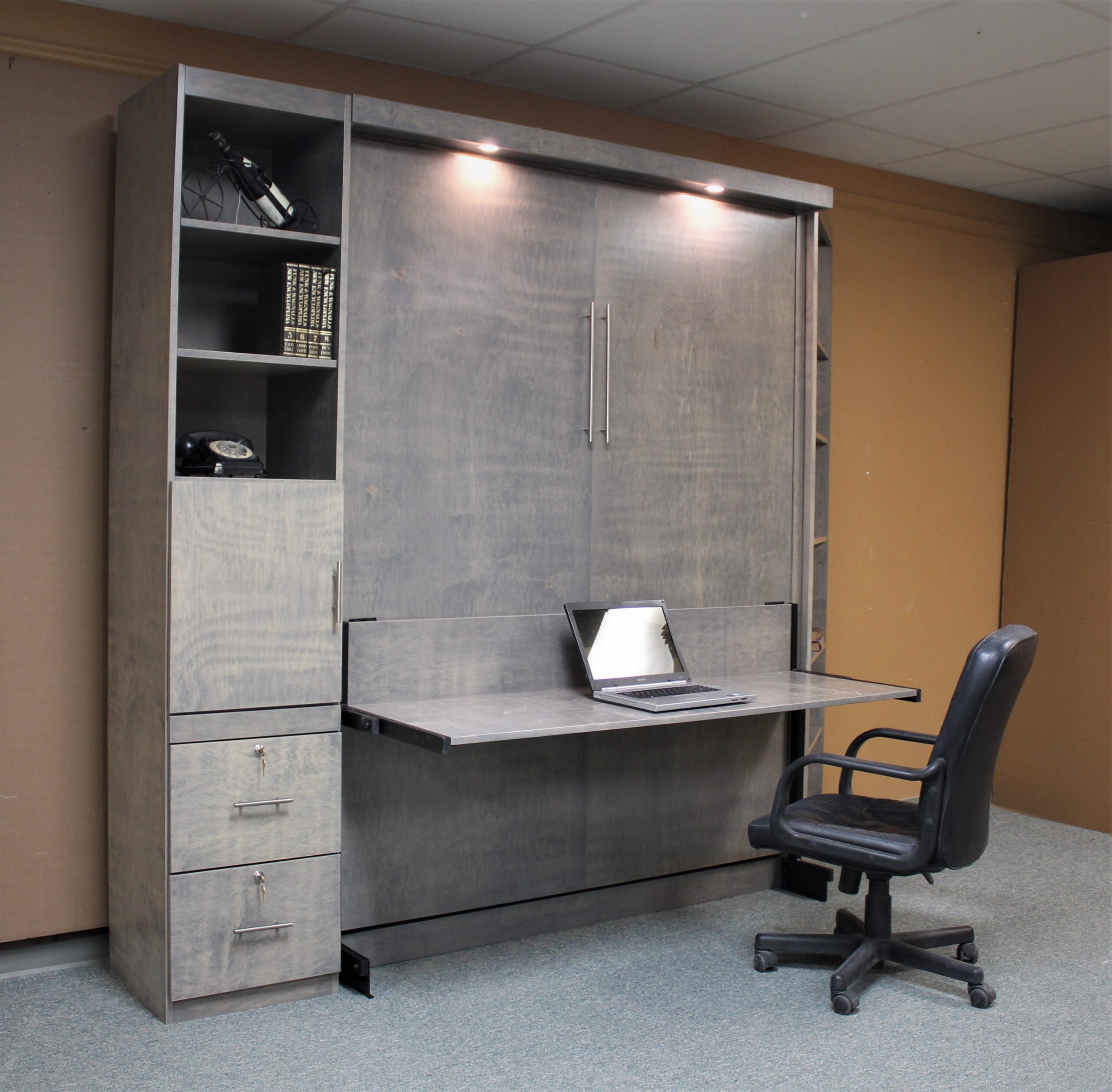 121-1121b Manhattan side closed