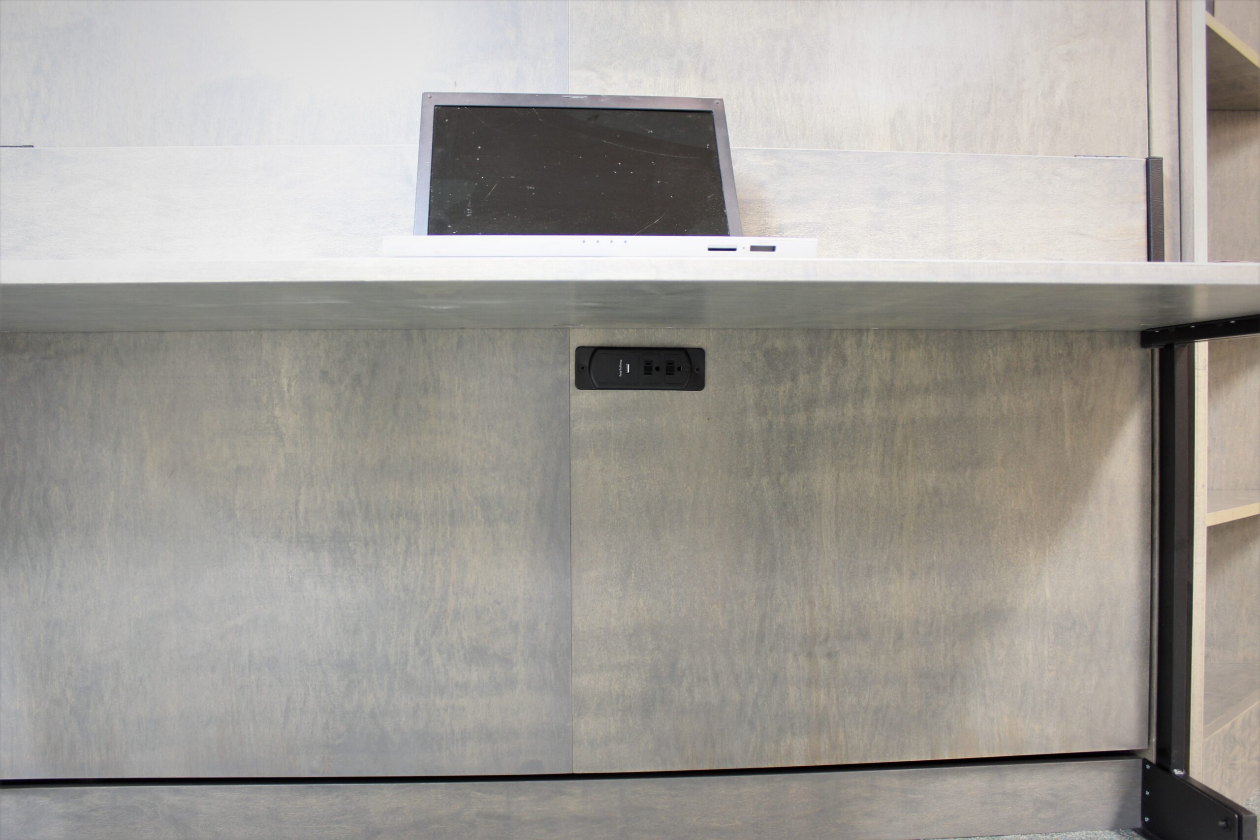 121-1121b Manhattan under desk charging station