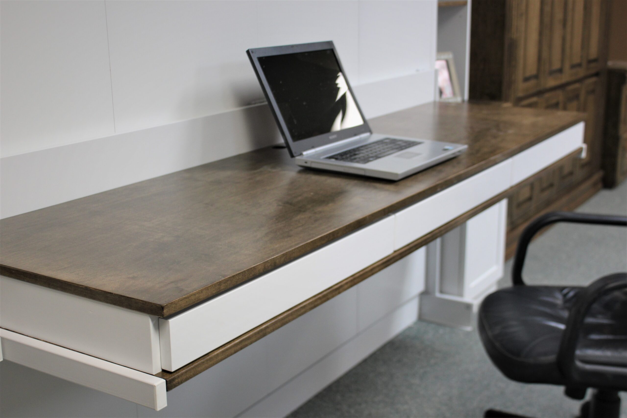 123-1221 Alpine Stay Level Desk