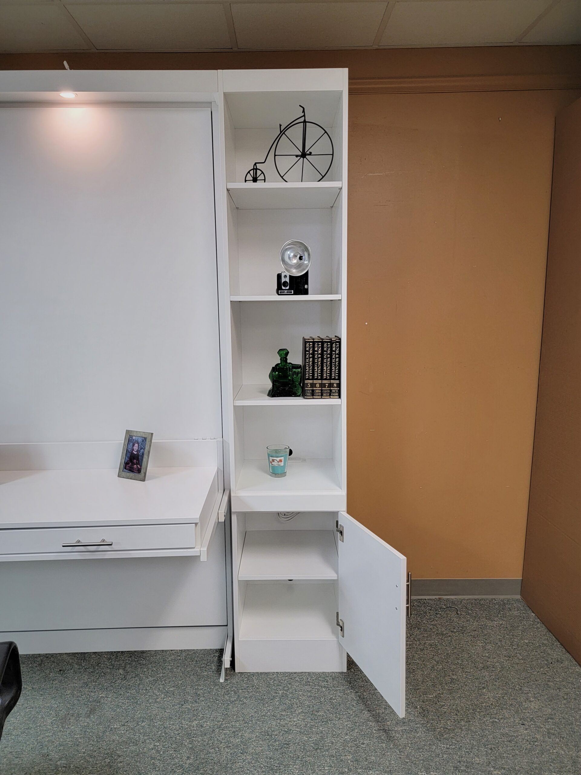 122-0222 Manhattan right bookcase