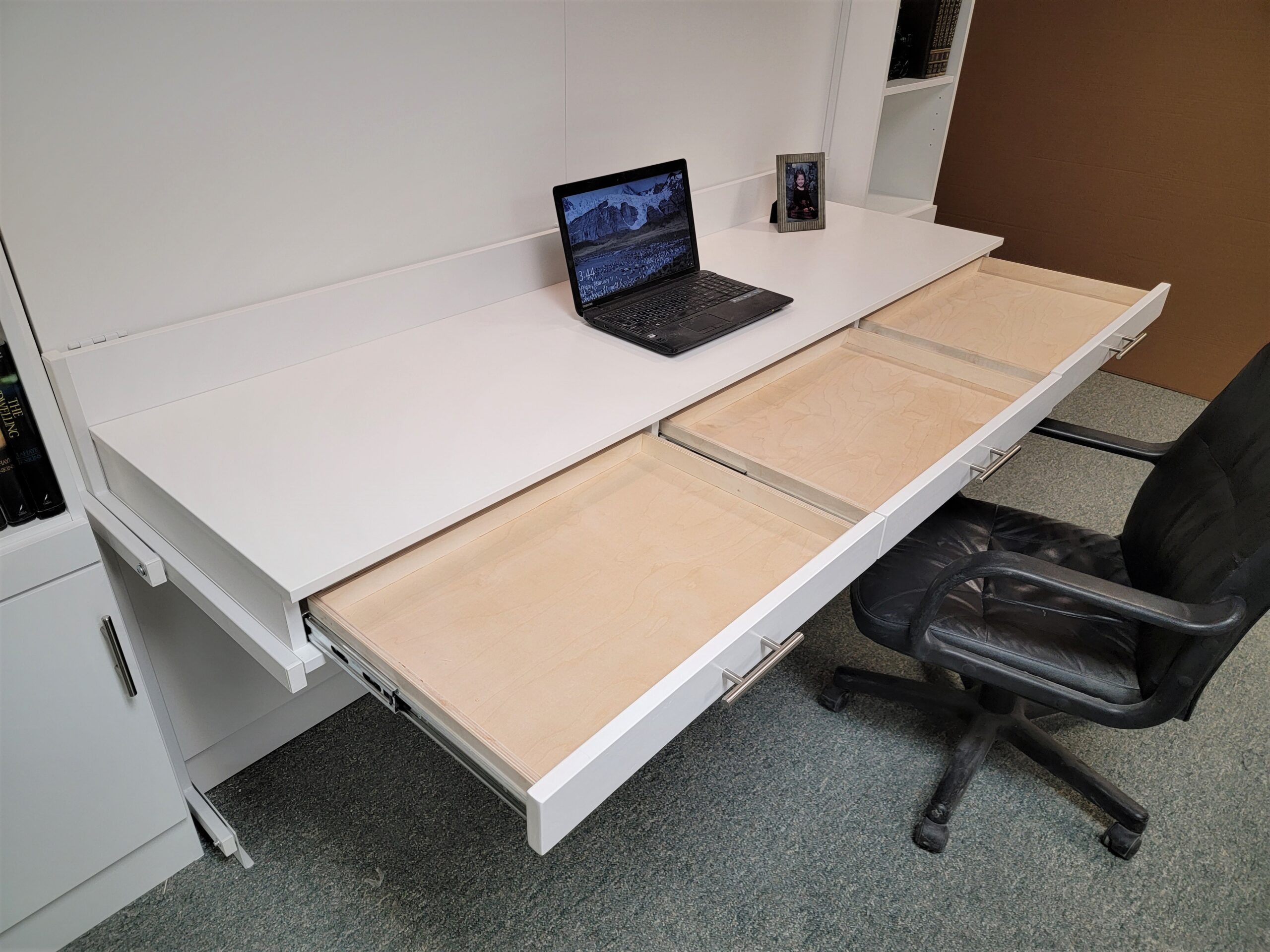 122-0222 Manhattan pencil drawers