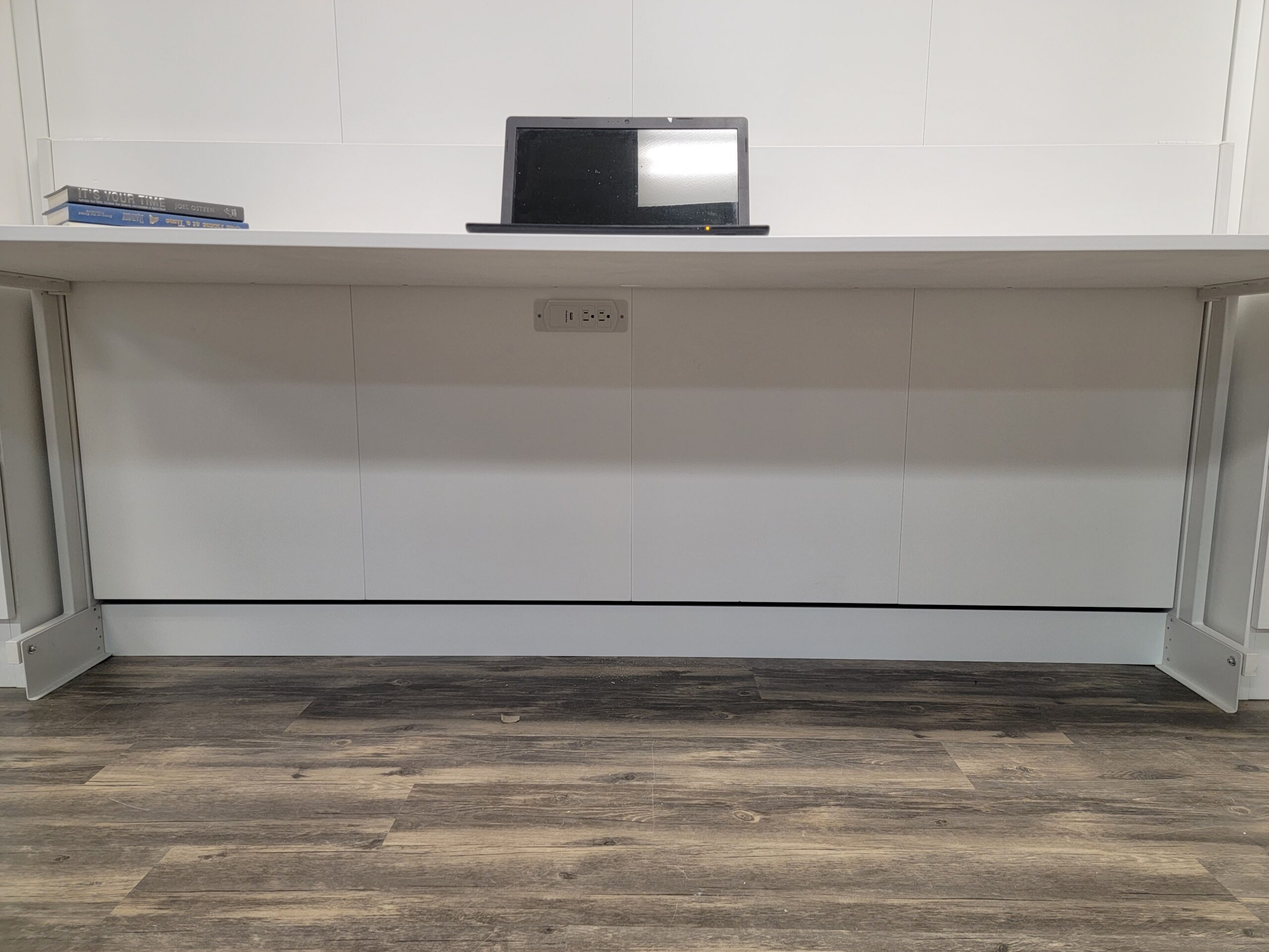 Manhattan Murphy Bed Under Desk Charging Station