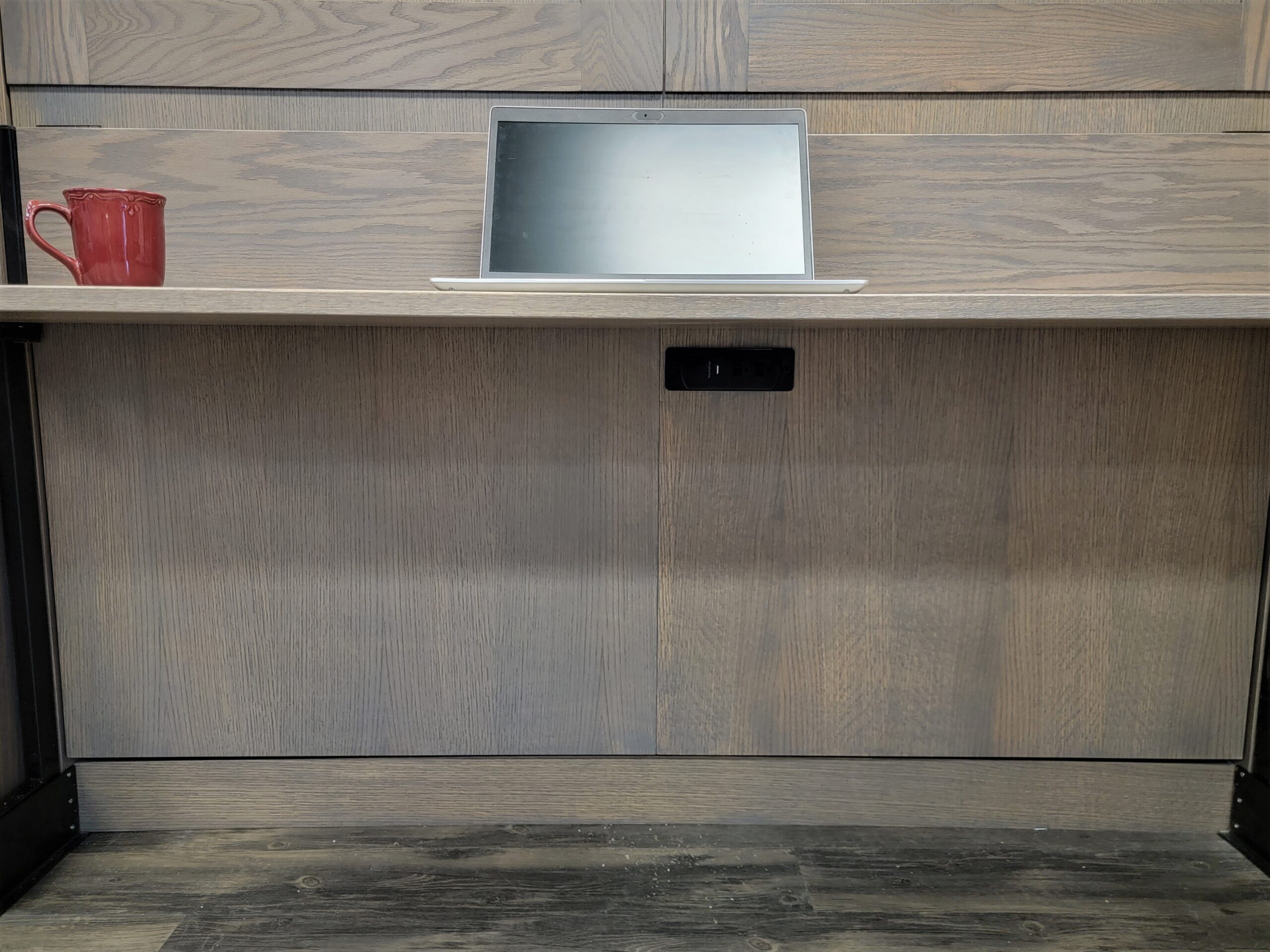 1222-0222 Ginsburg under desk charging station