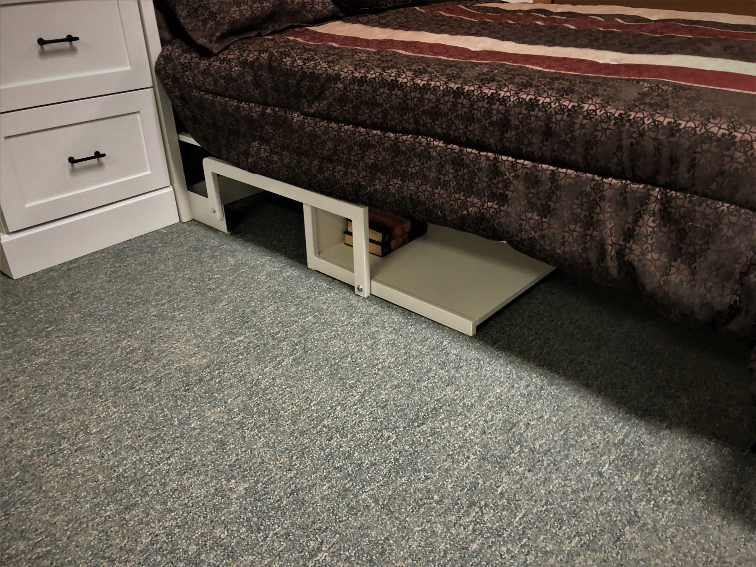 123-0222b Templeton under bed