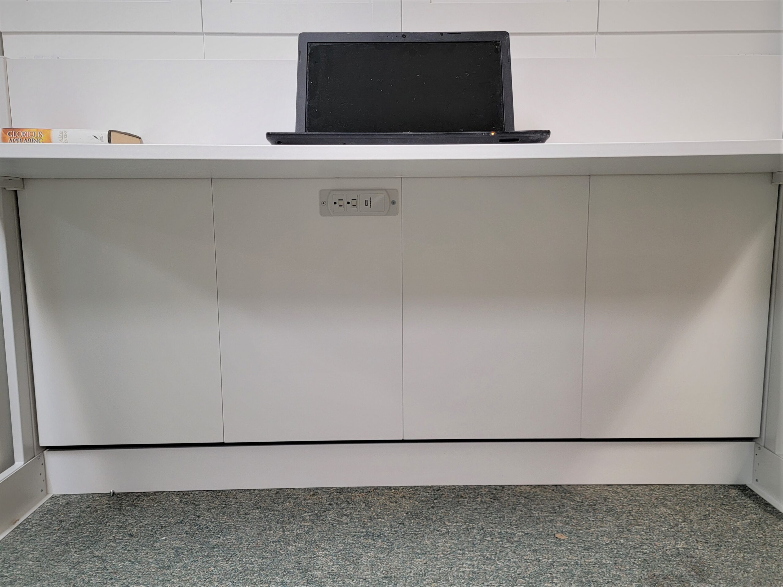 123-0222c Templeton charging station