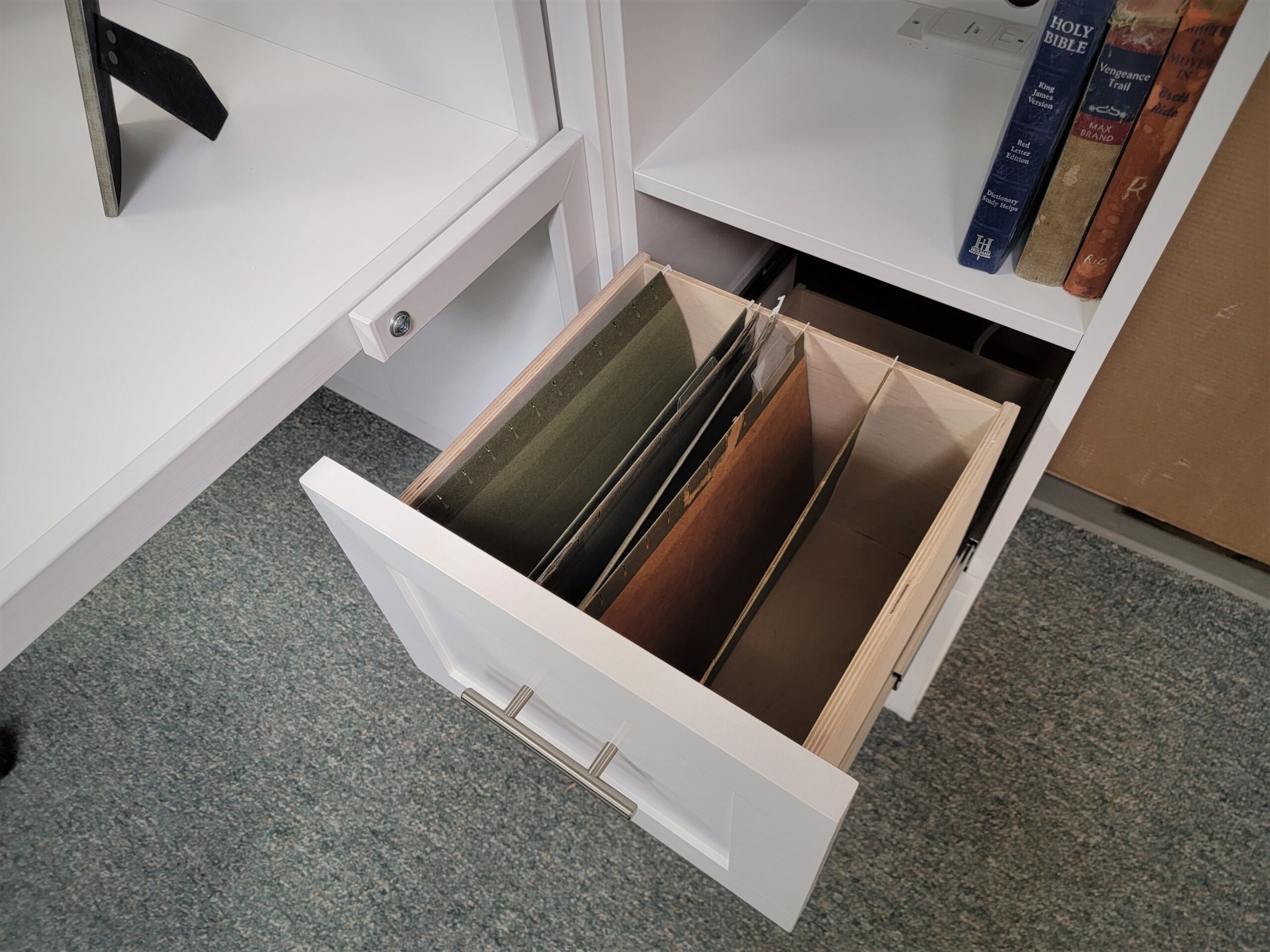 123-0322 Templeton file drawer