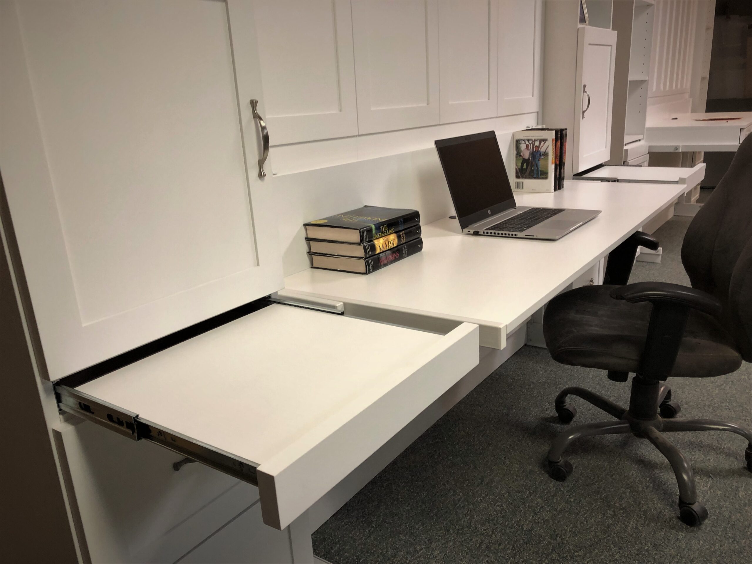 123-0322b Templeton desk and drink tray