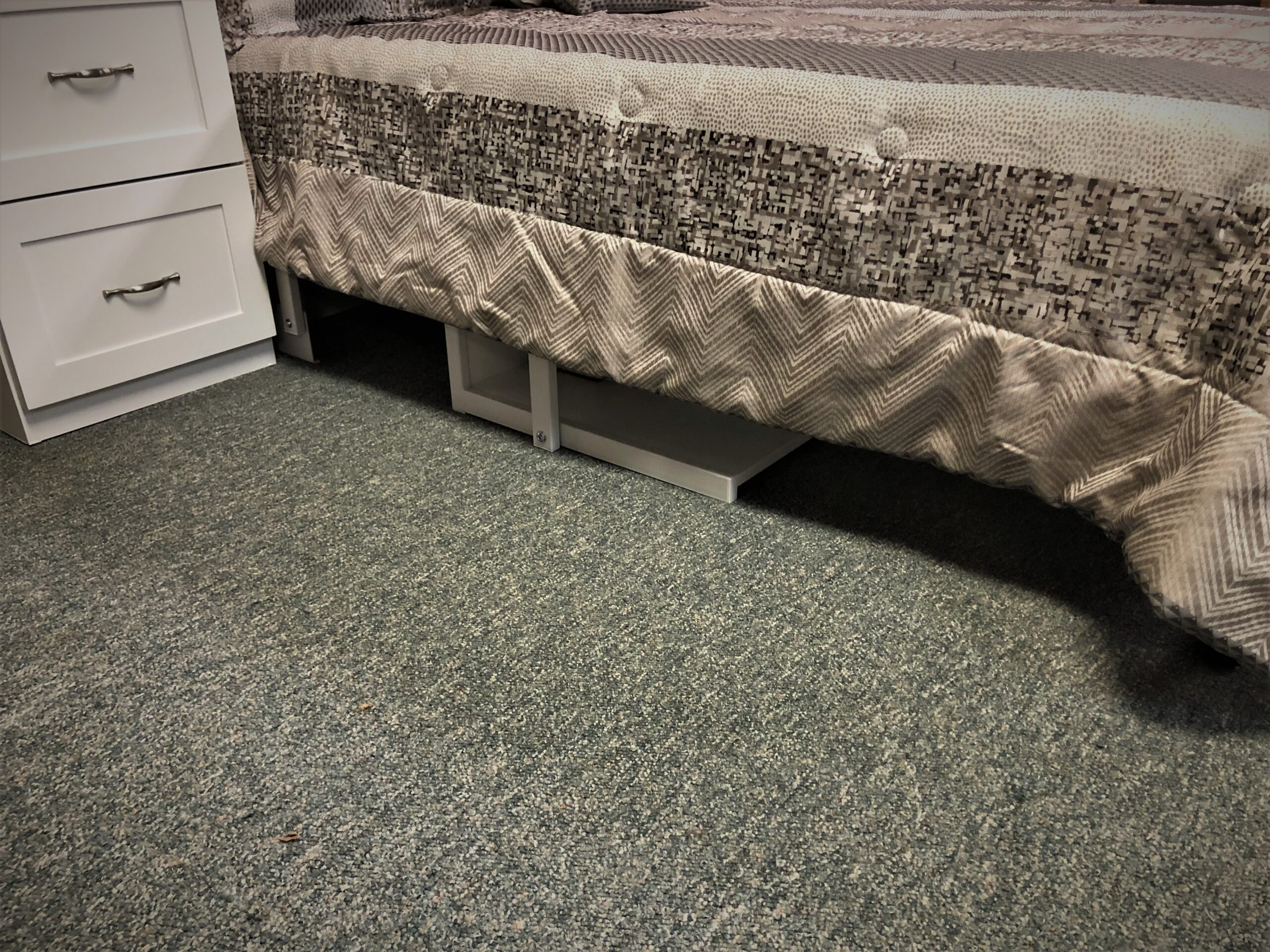 123-0322b Templeton desk with bed down