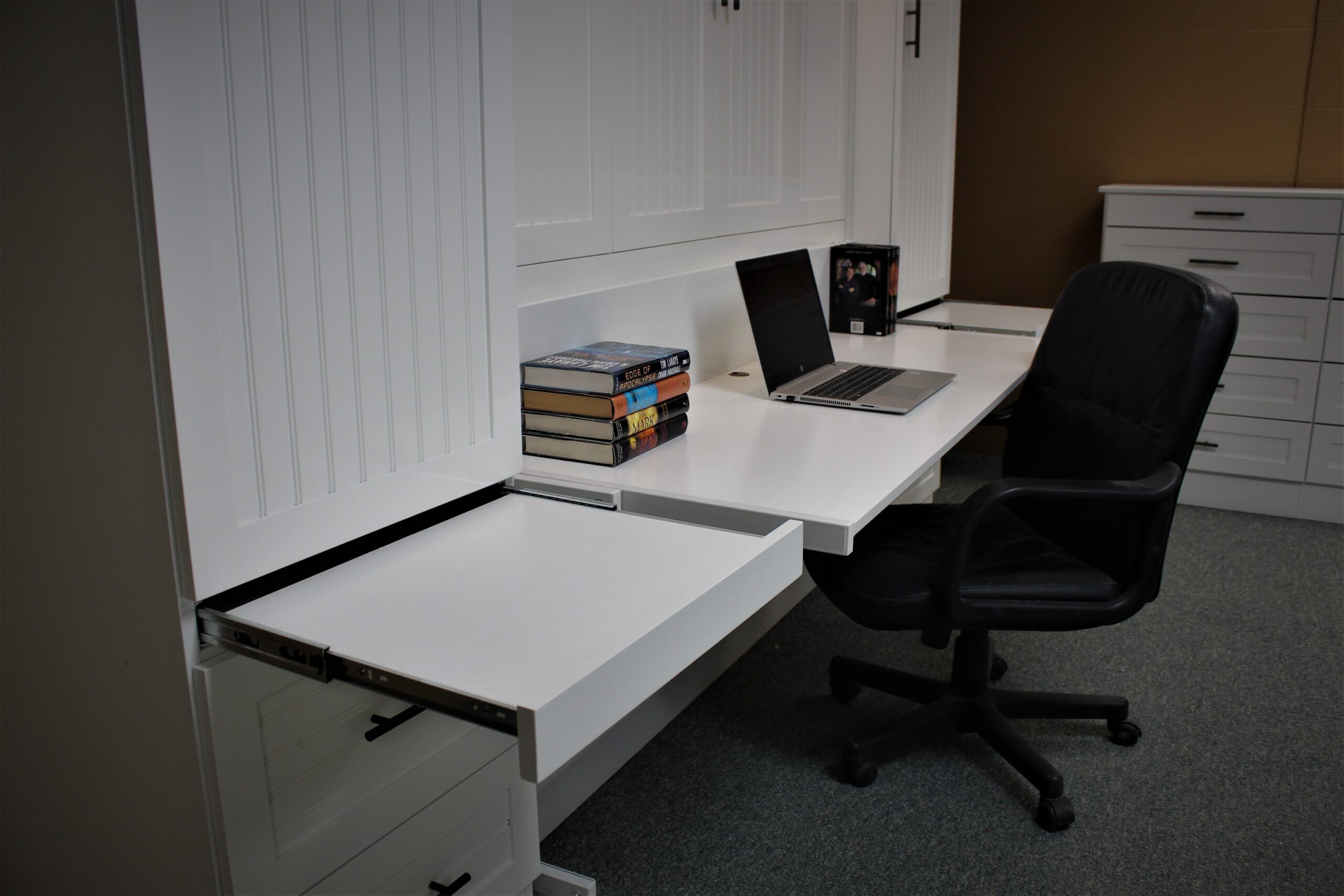 123-1121 Templeton Stay Level desk