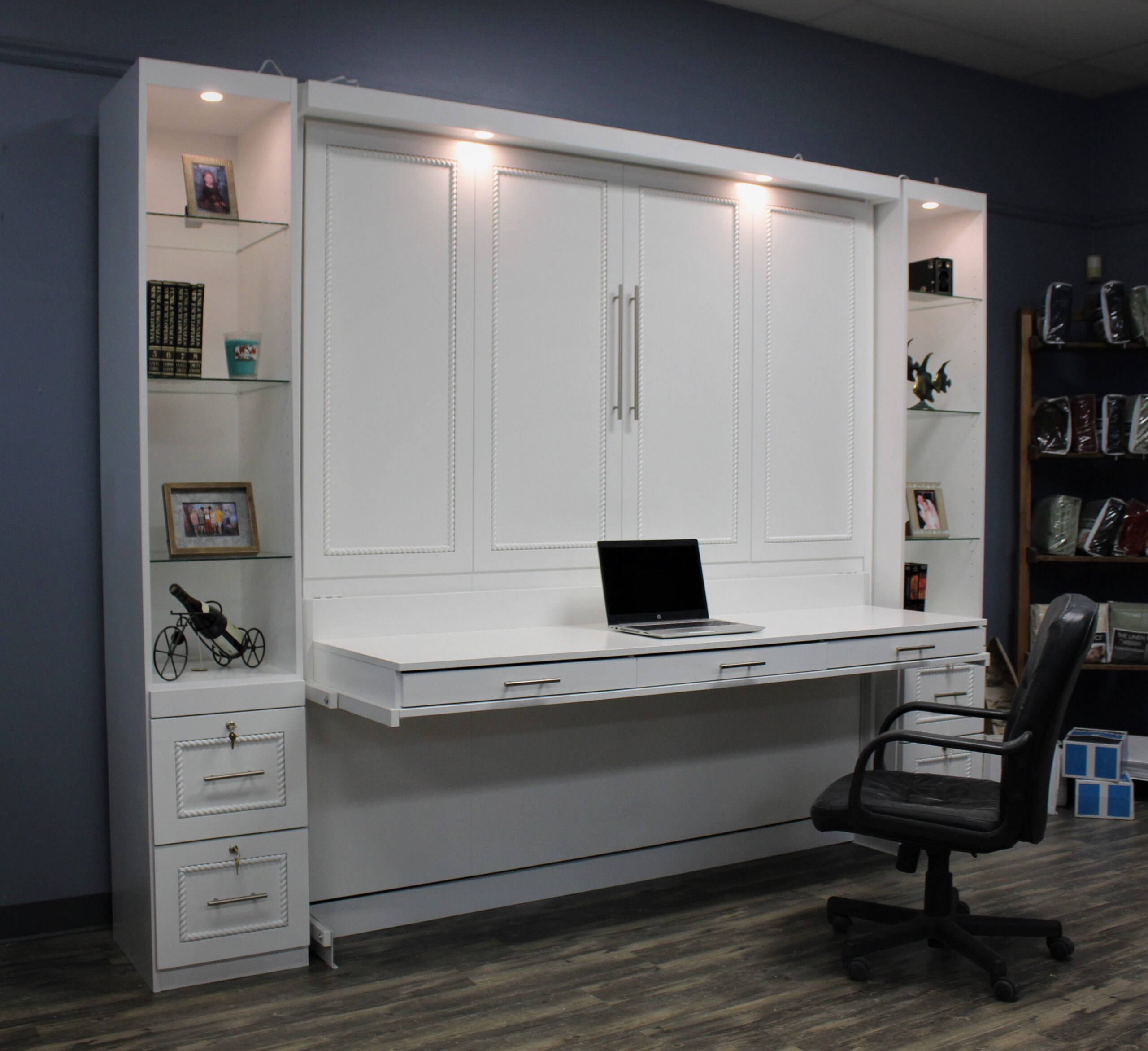 123-1121b Bella closed from side