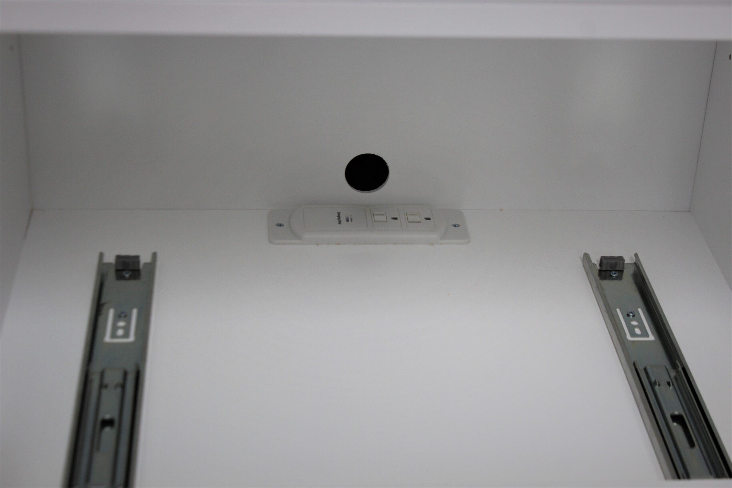 Templeton Murphy Bed Charging Station in Bookcases