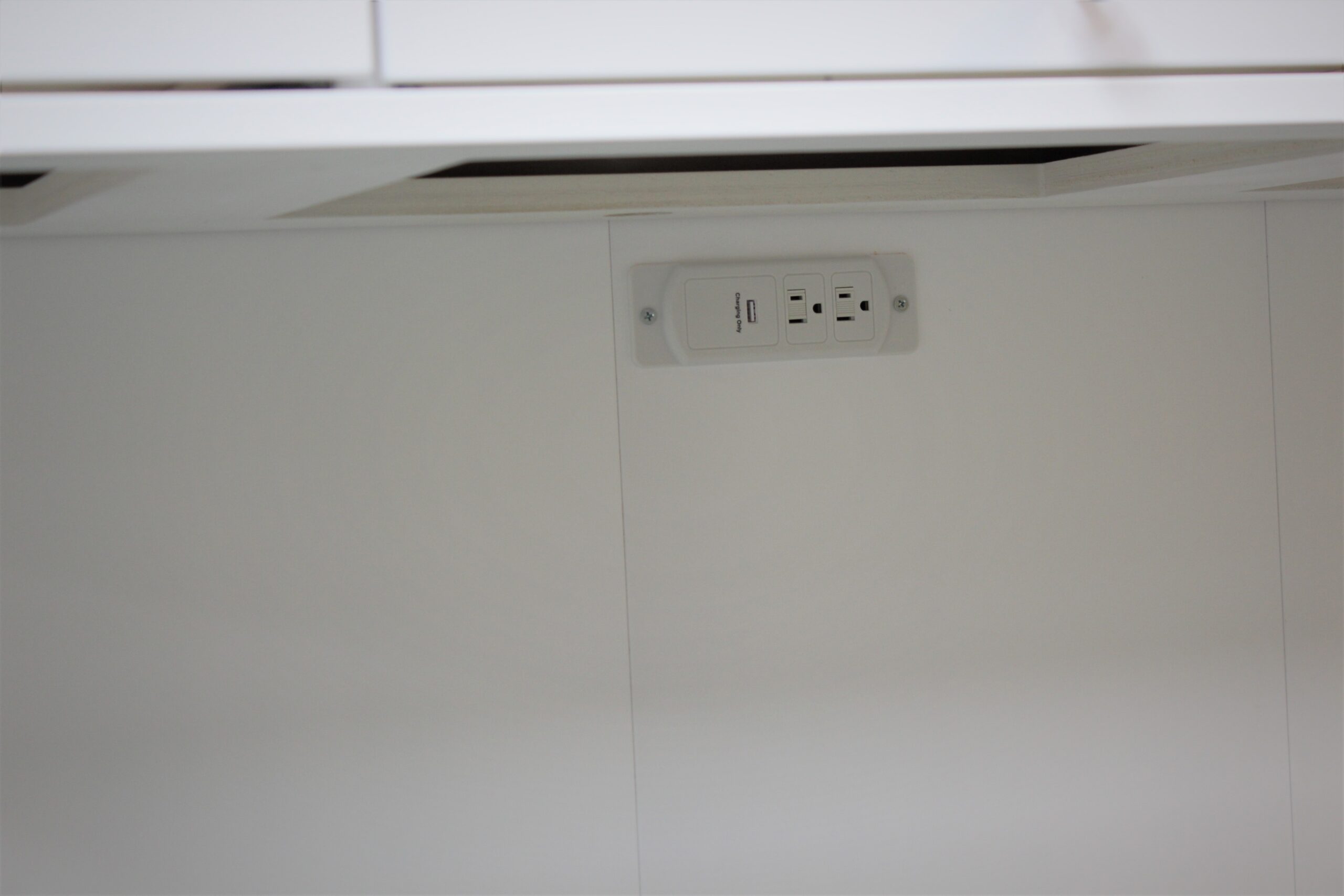 Templeton Murphy Bed Under Desk Charging Station