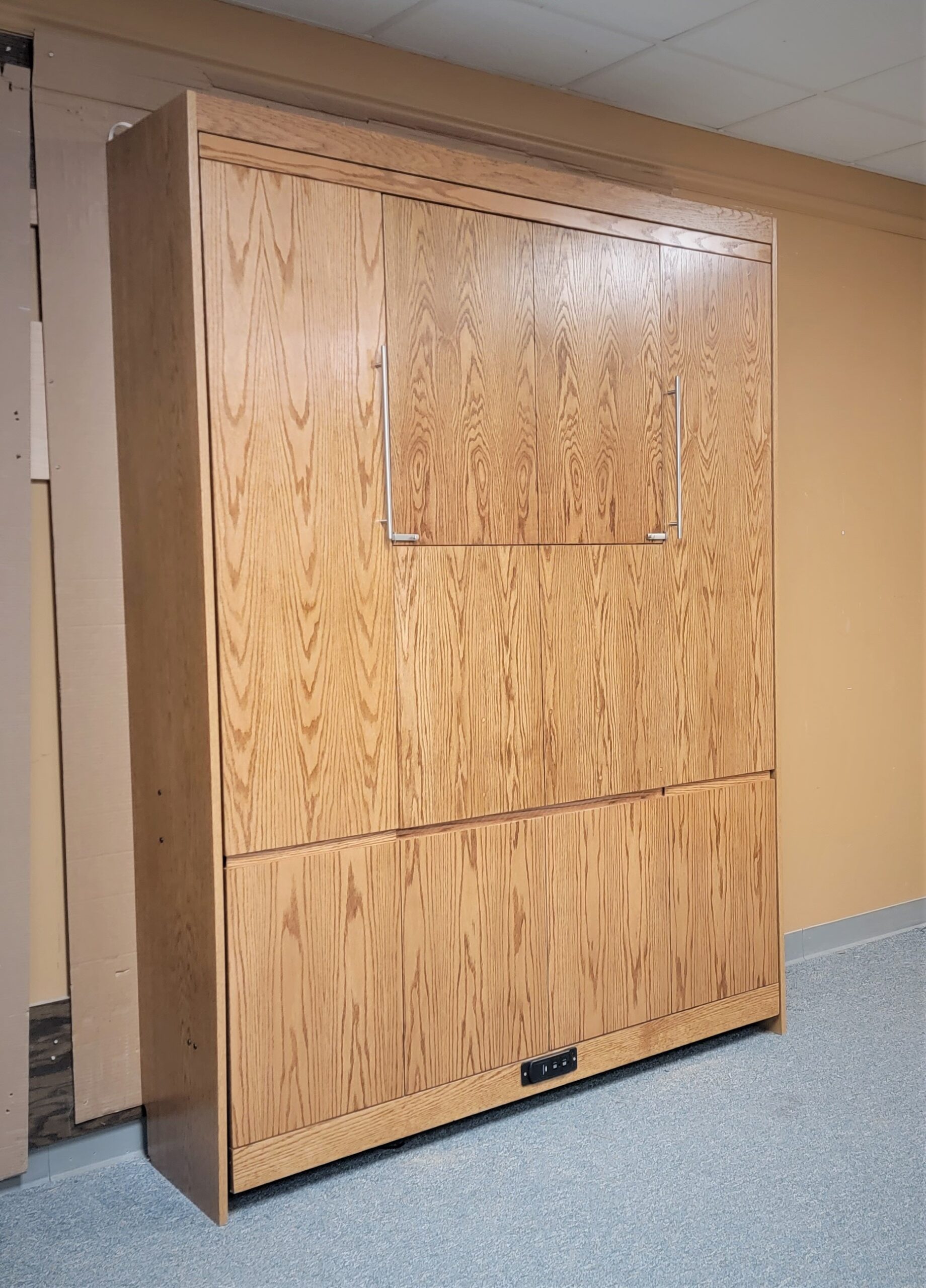 131-0122 Brooklyn closed side view