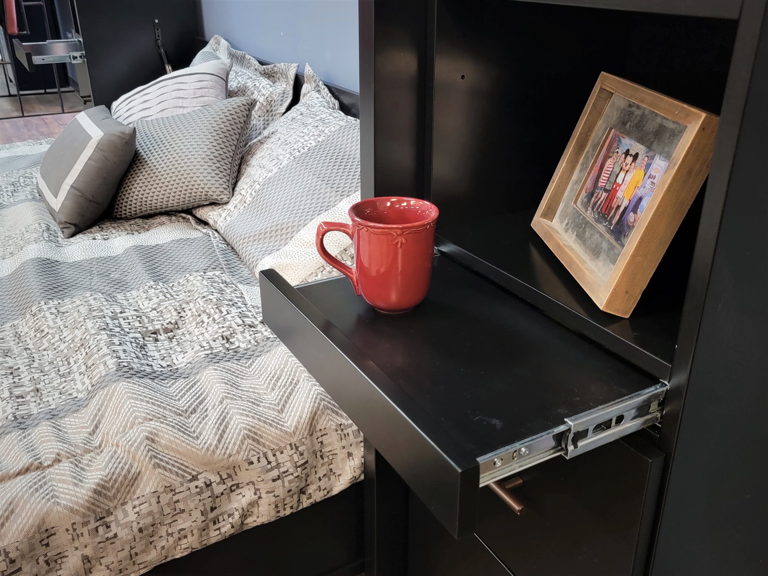 Black Lacquer Shaker Murphy Bed Pull-out Drink Tray