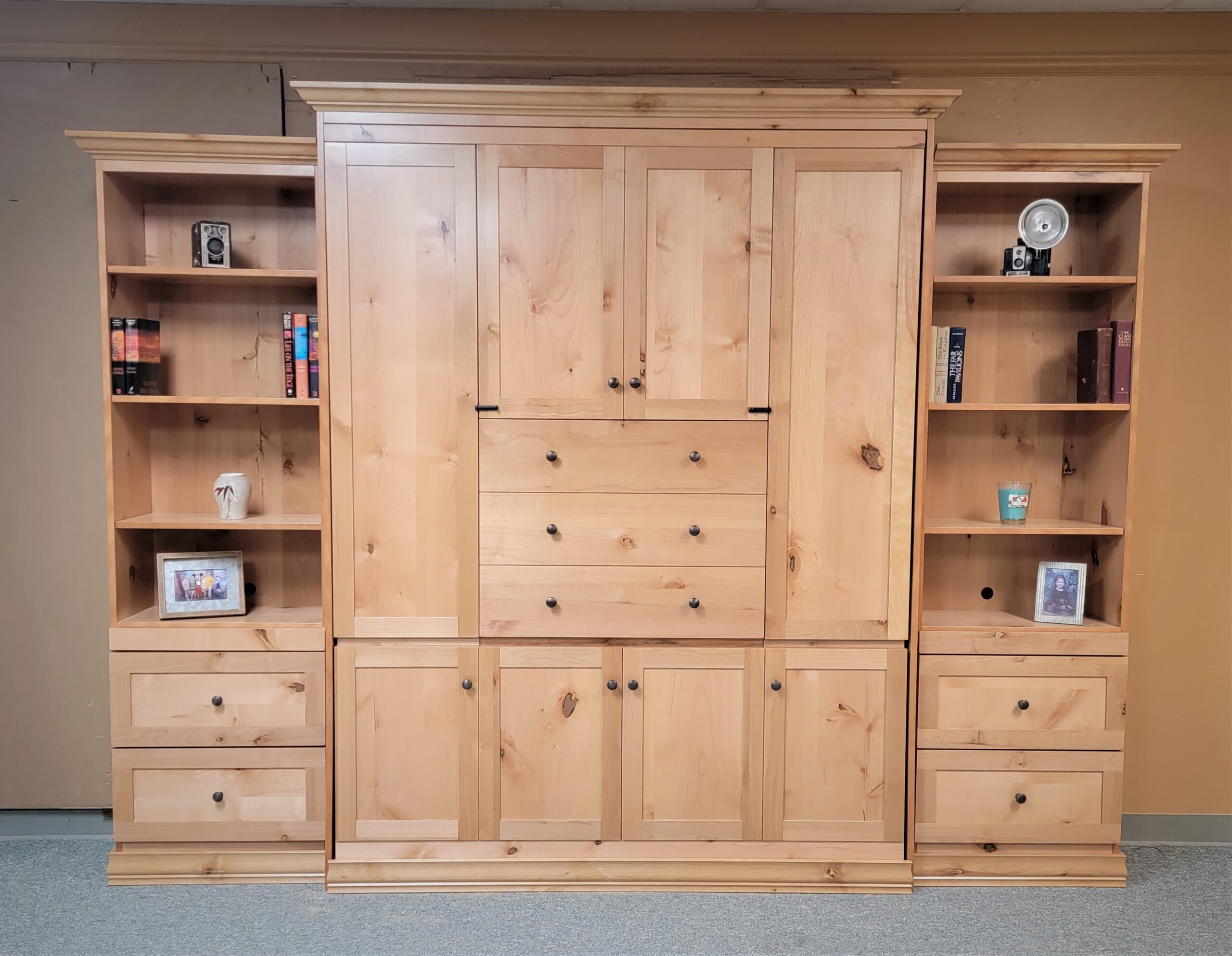 1320-0222 Shaker closed front view