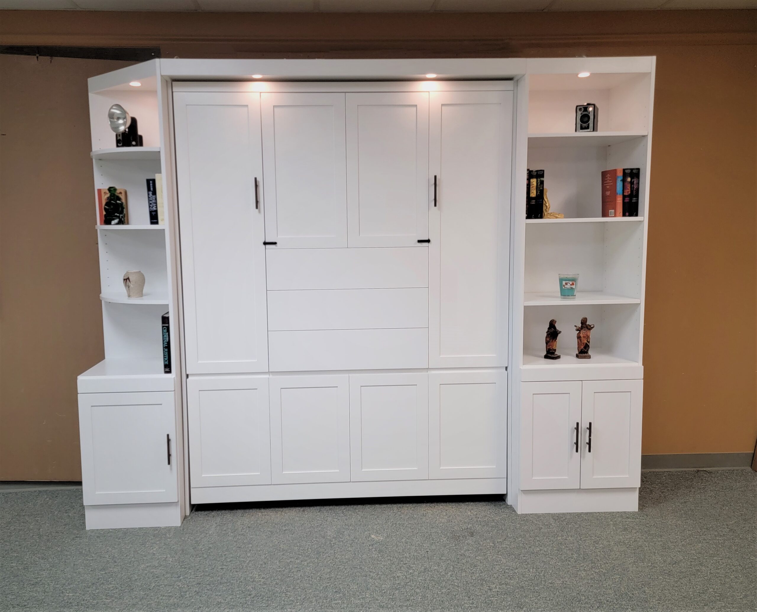 1320-0222 Shaker closed front view