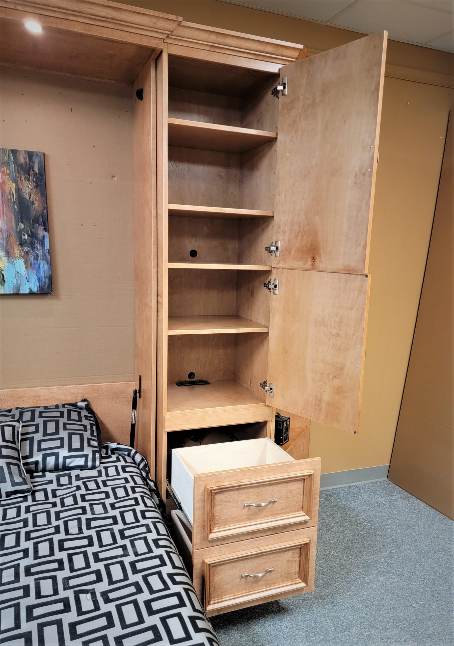 137-0222 New Yorker right bookcase