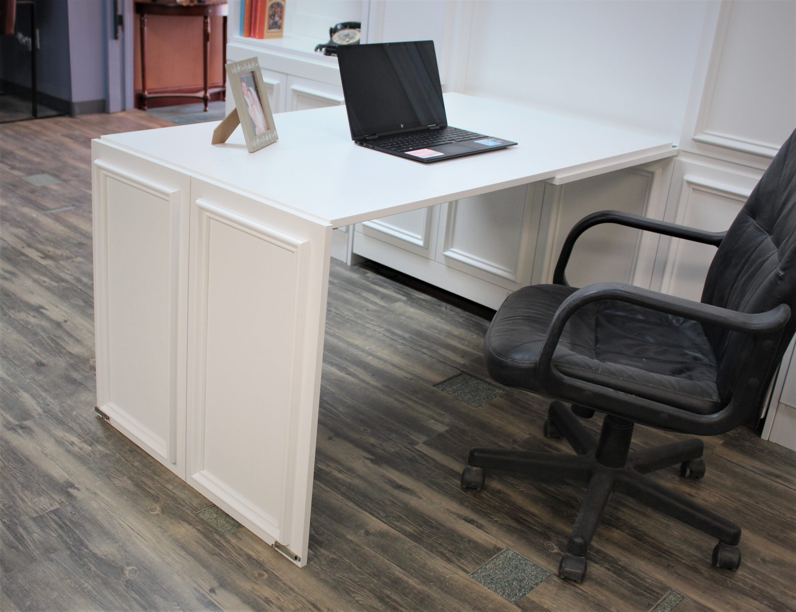 137-1121 New Yorker Inset Desk