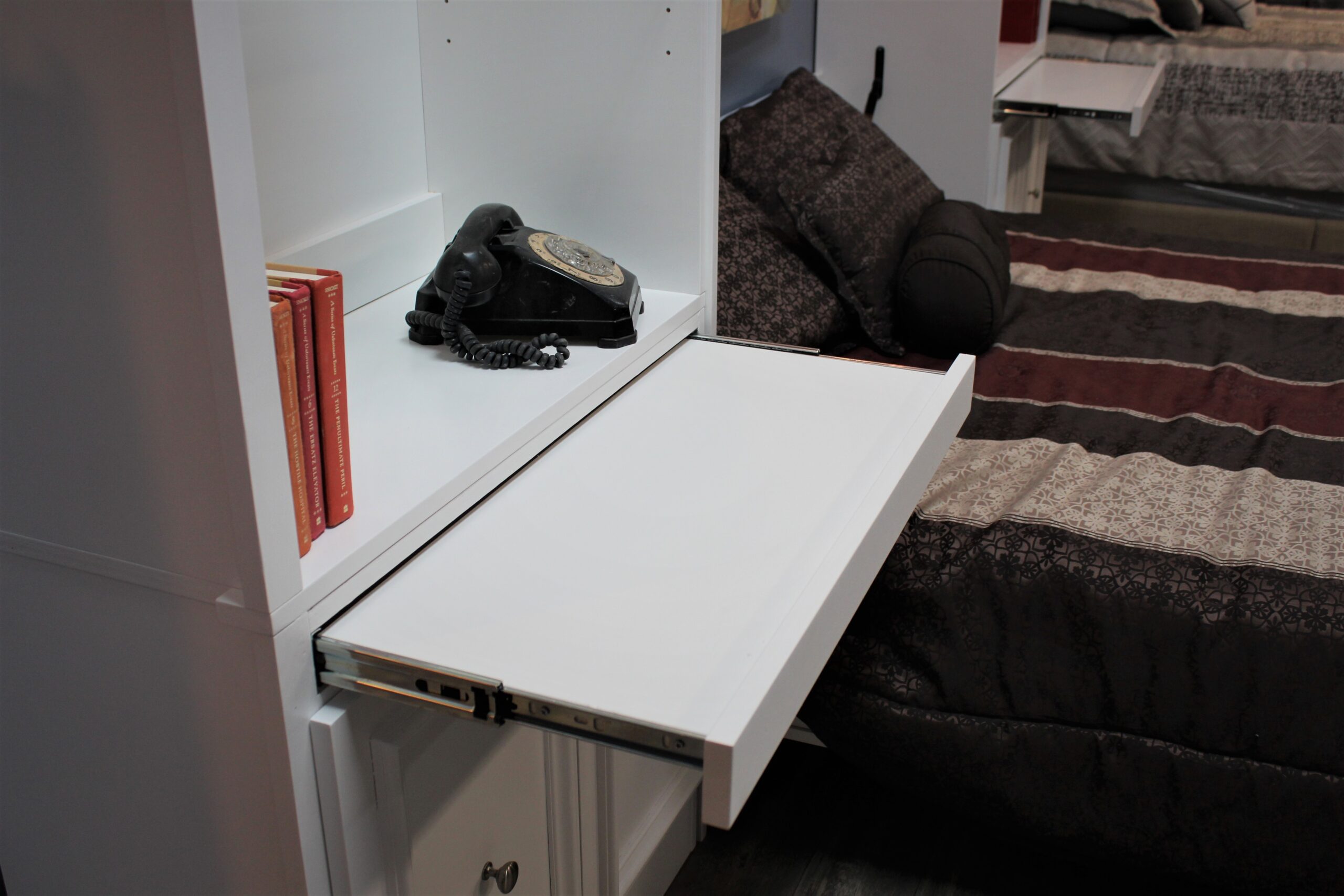 137-1121 New Yorker drink tray