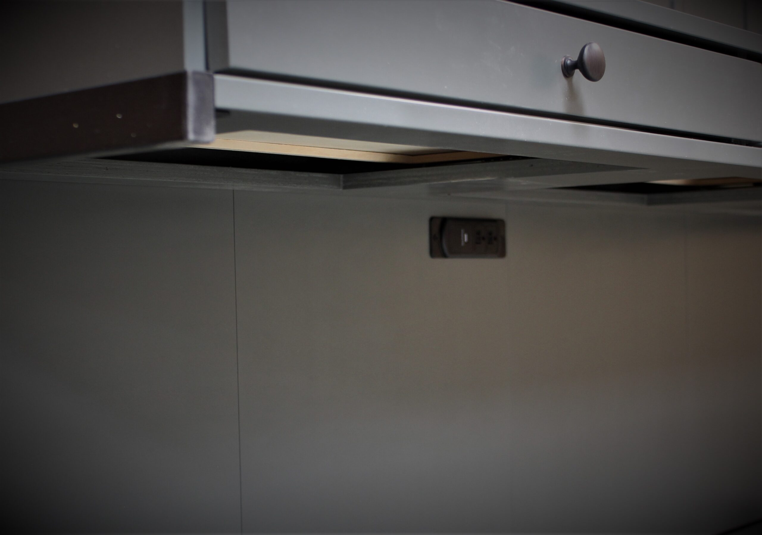 Horizontal Frank Lloyd Wright Murphy Bed Under Desk Charging Station