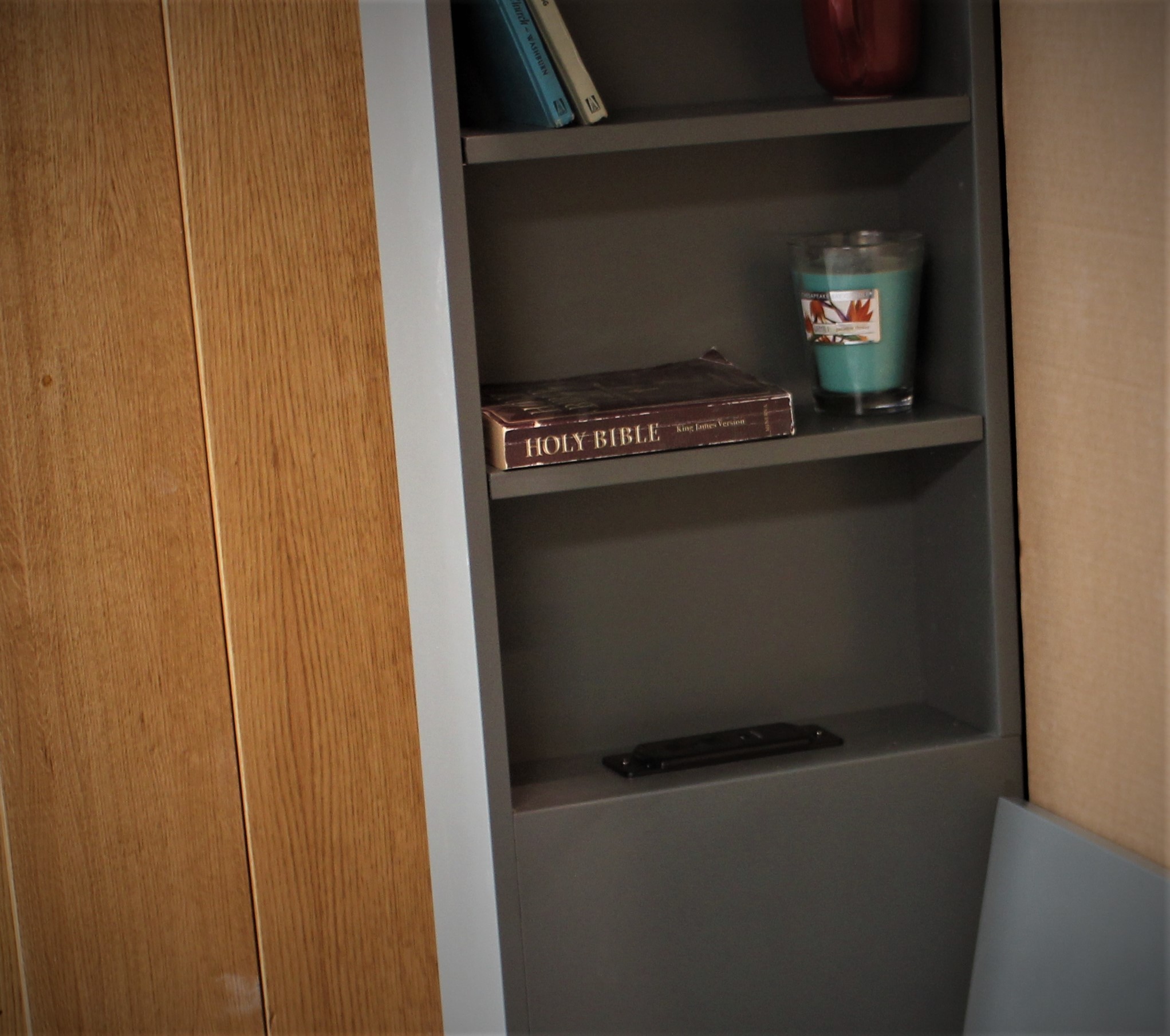 Horizontal Frank Lloyd Wright Murphy Bed Inset Bookcases with Charging Stations