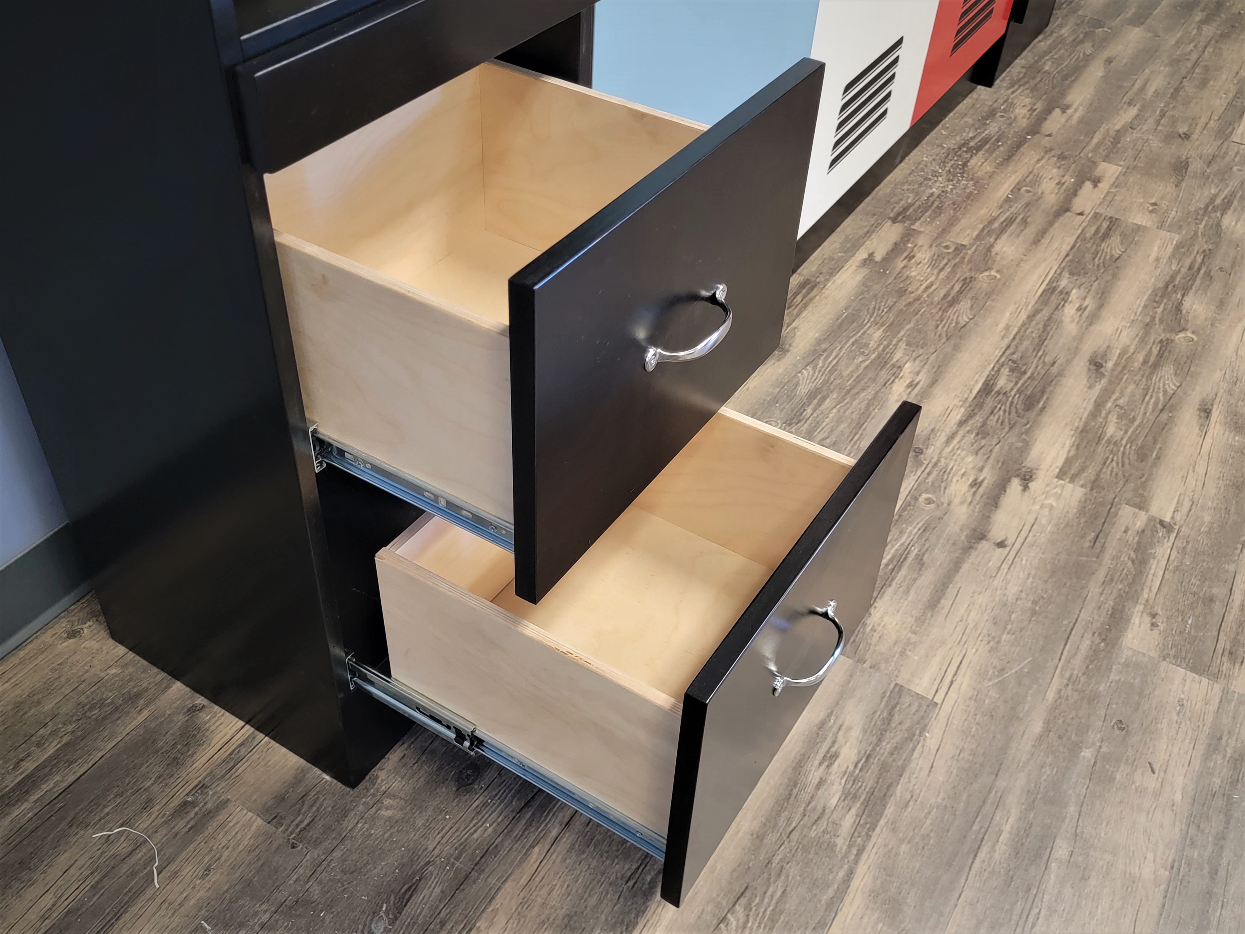 1127-0522 Locker drawers