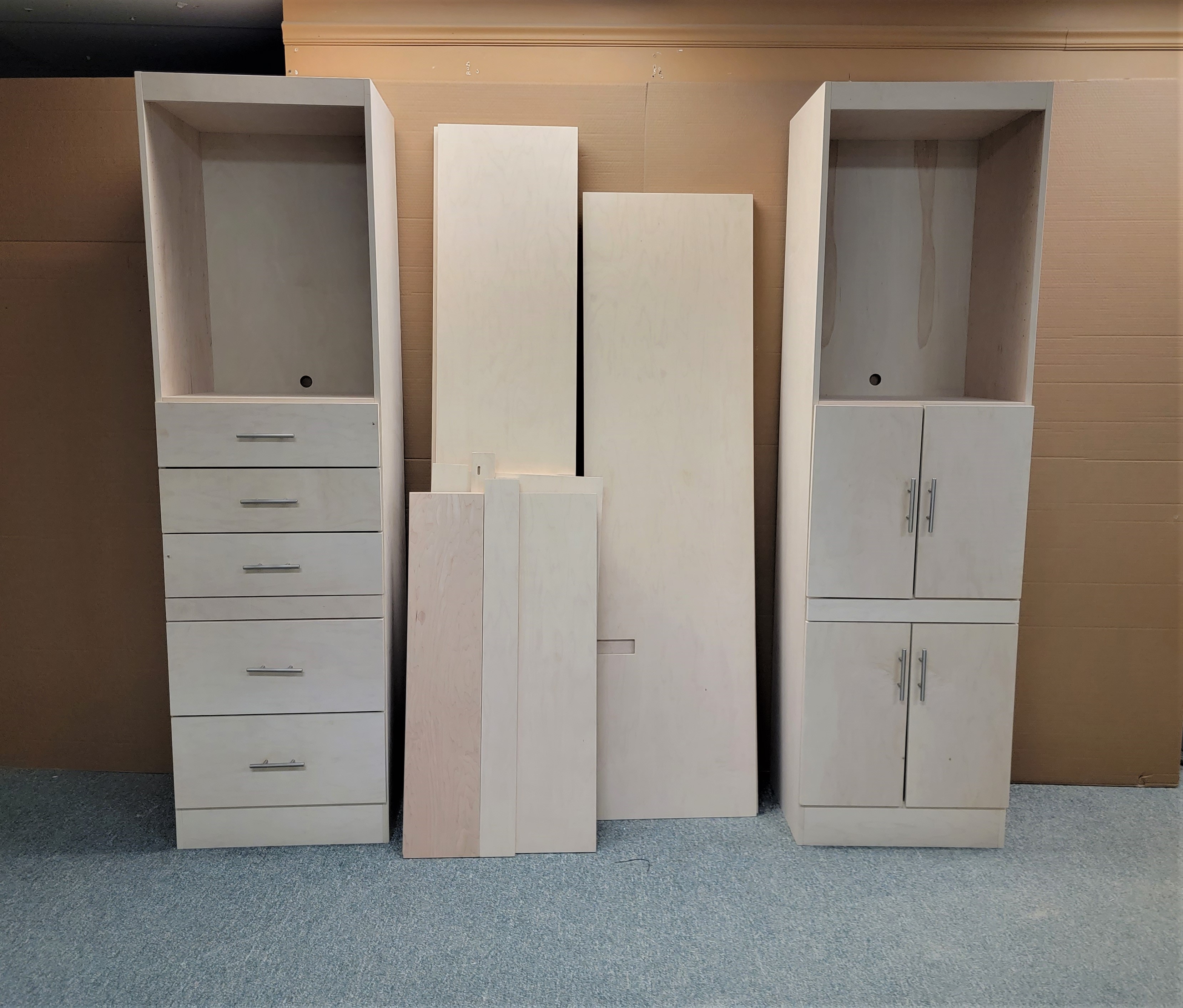 121p-0522 bed and bookcases