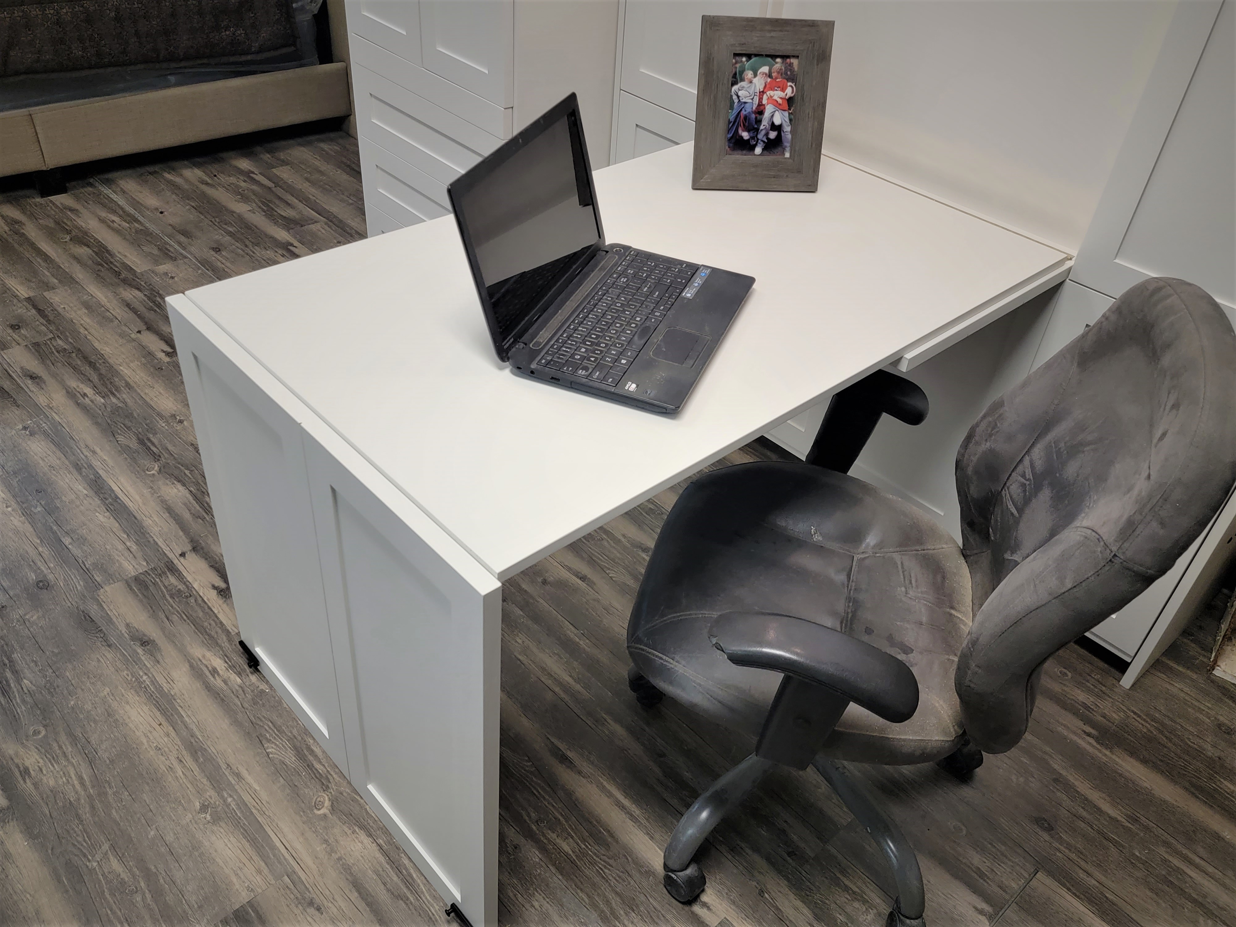 Shaker Murphy Bed Close-up of Inset Desk