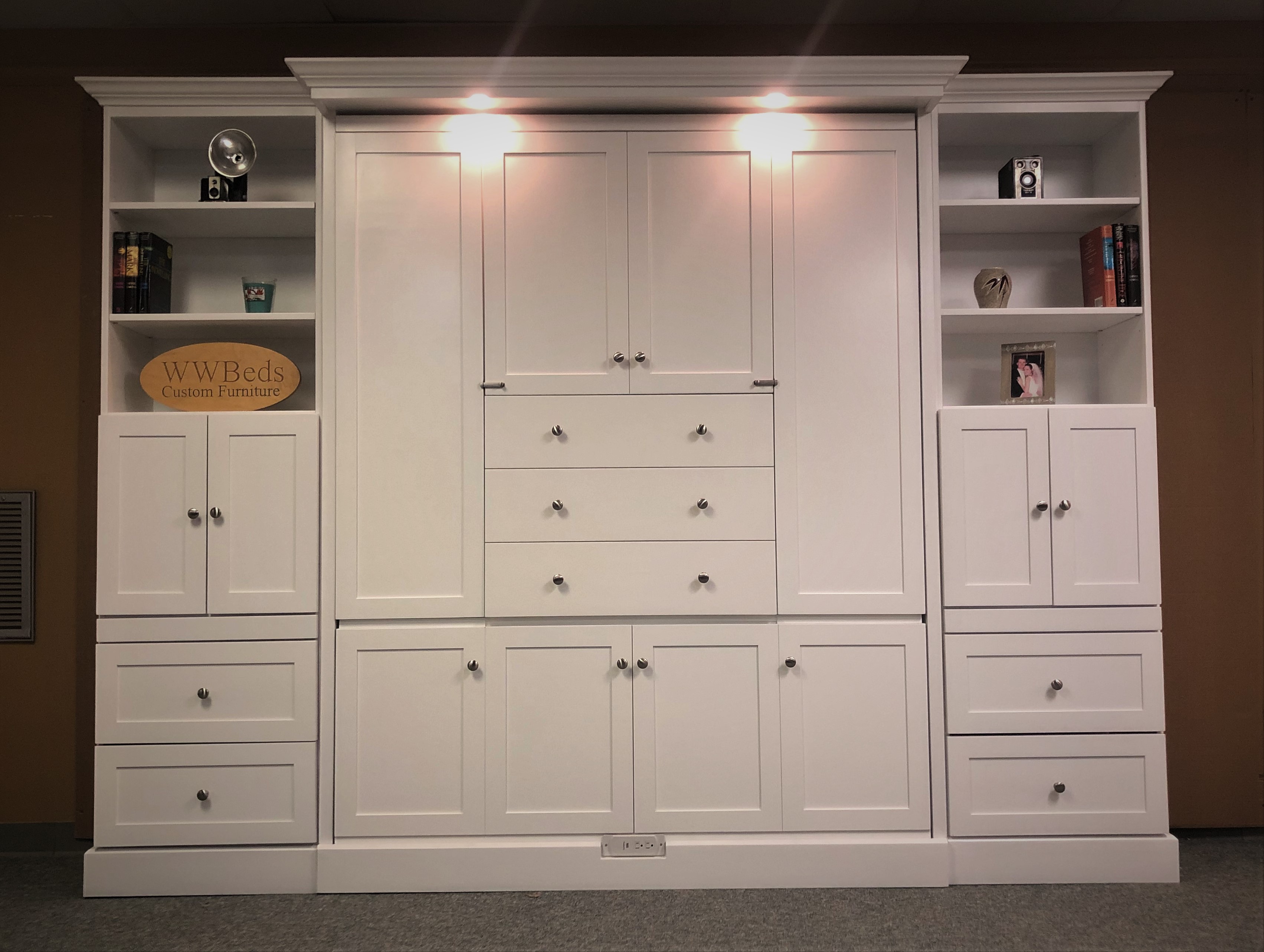 1320-0622 Shaker closed from front view