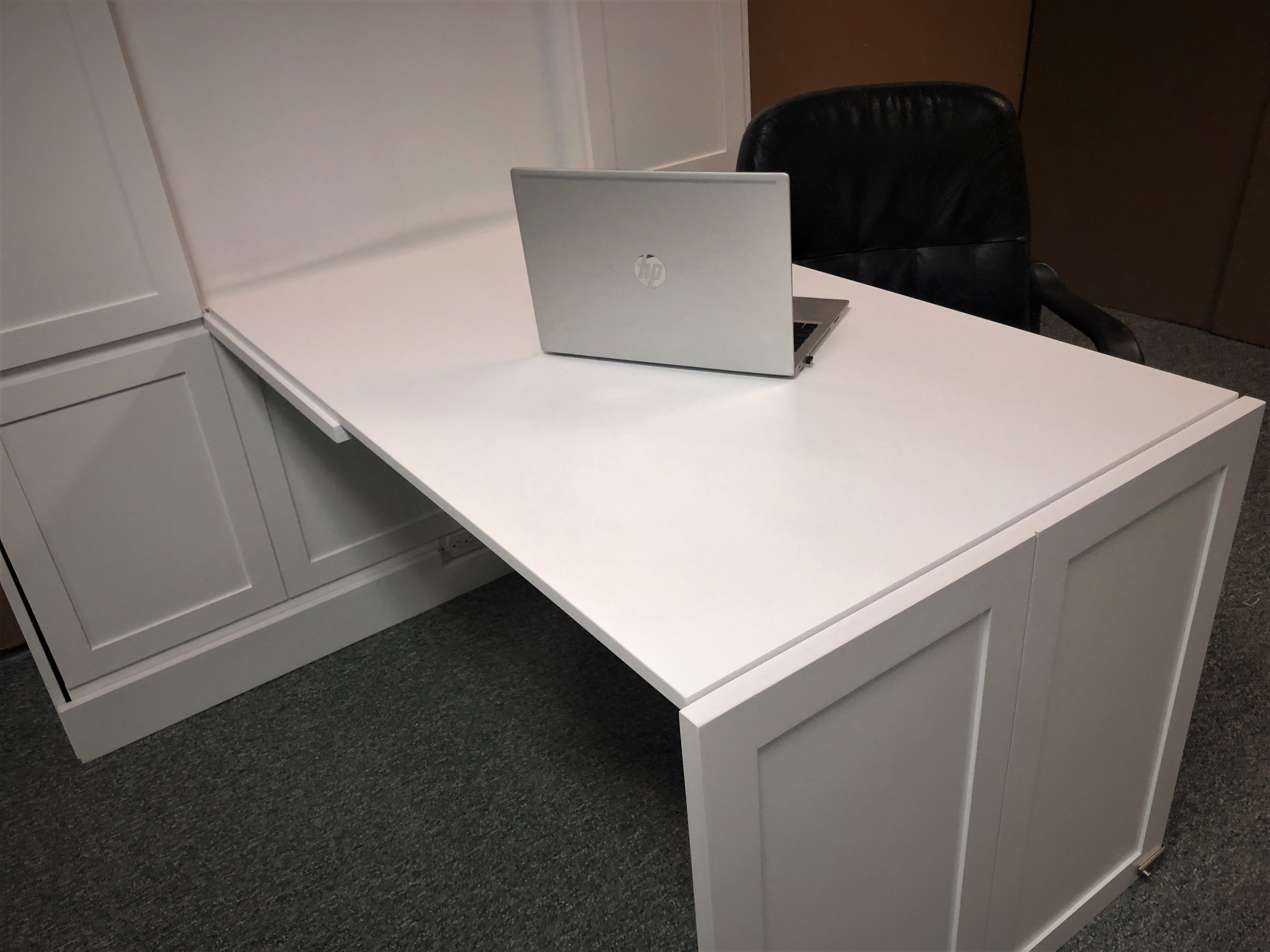 1320-0622b Shaker desk