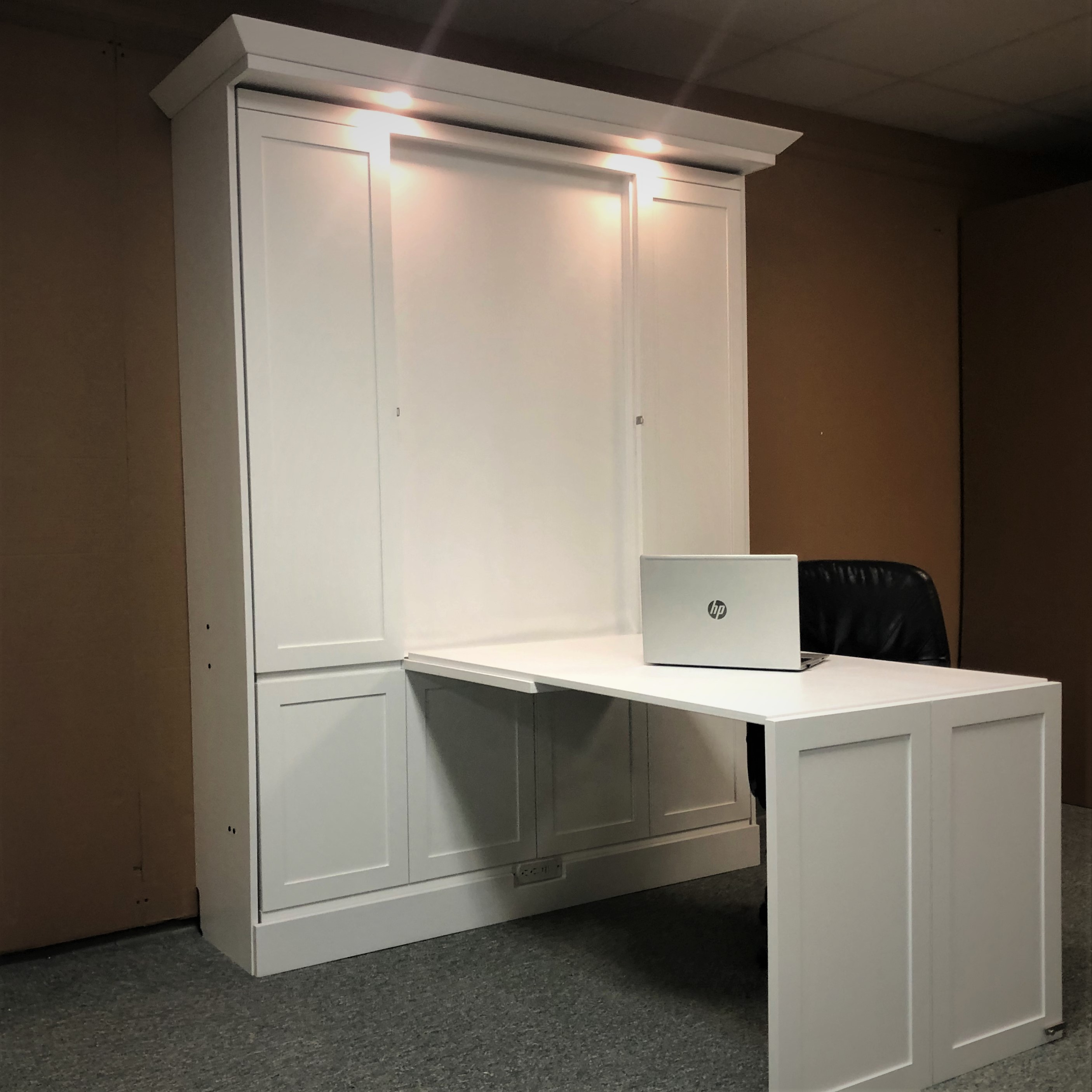 1320-0622b Shaker desk down from side view